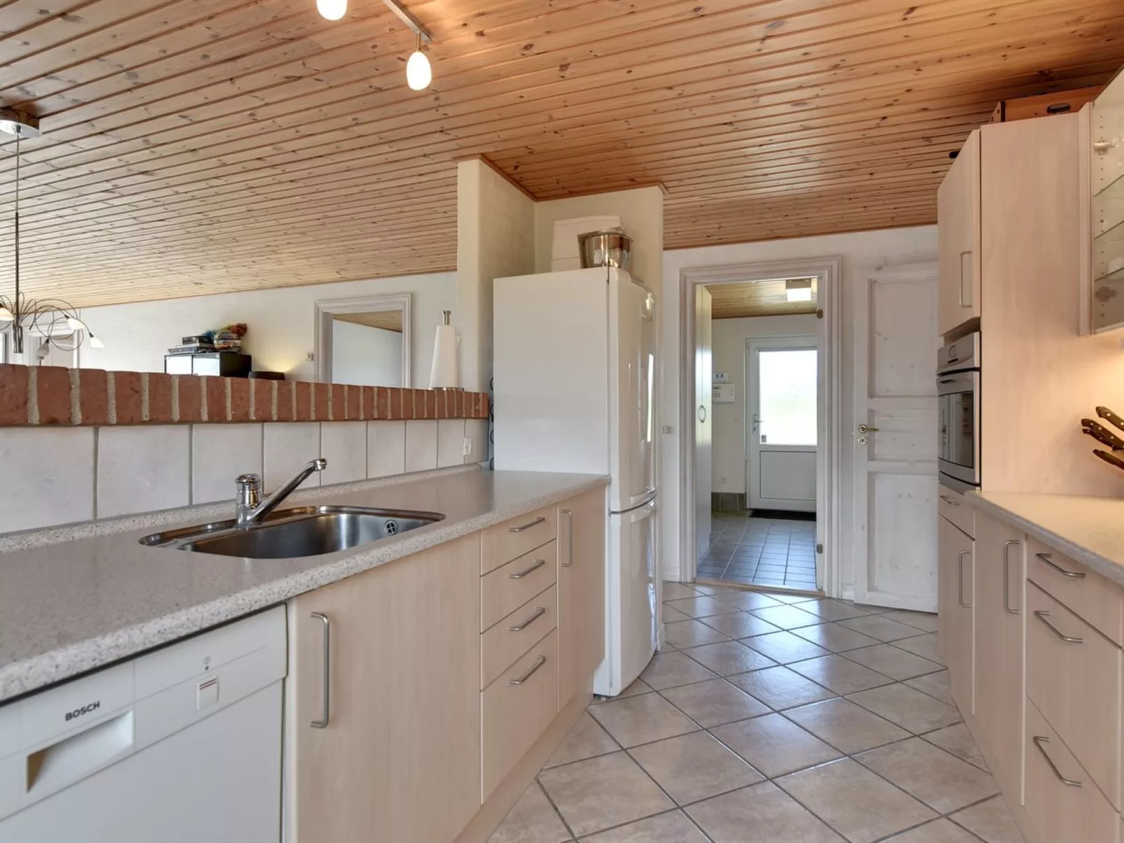 "Dorothea" - 450m to the fjord-Drinnen