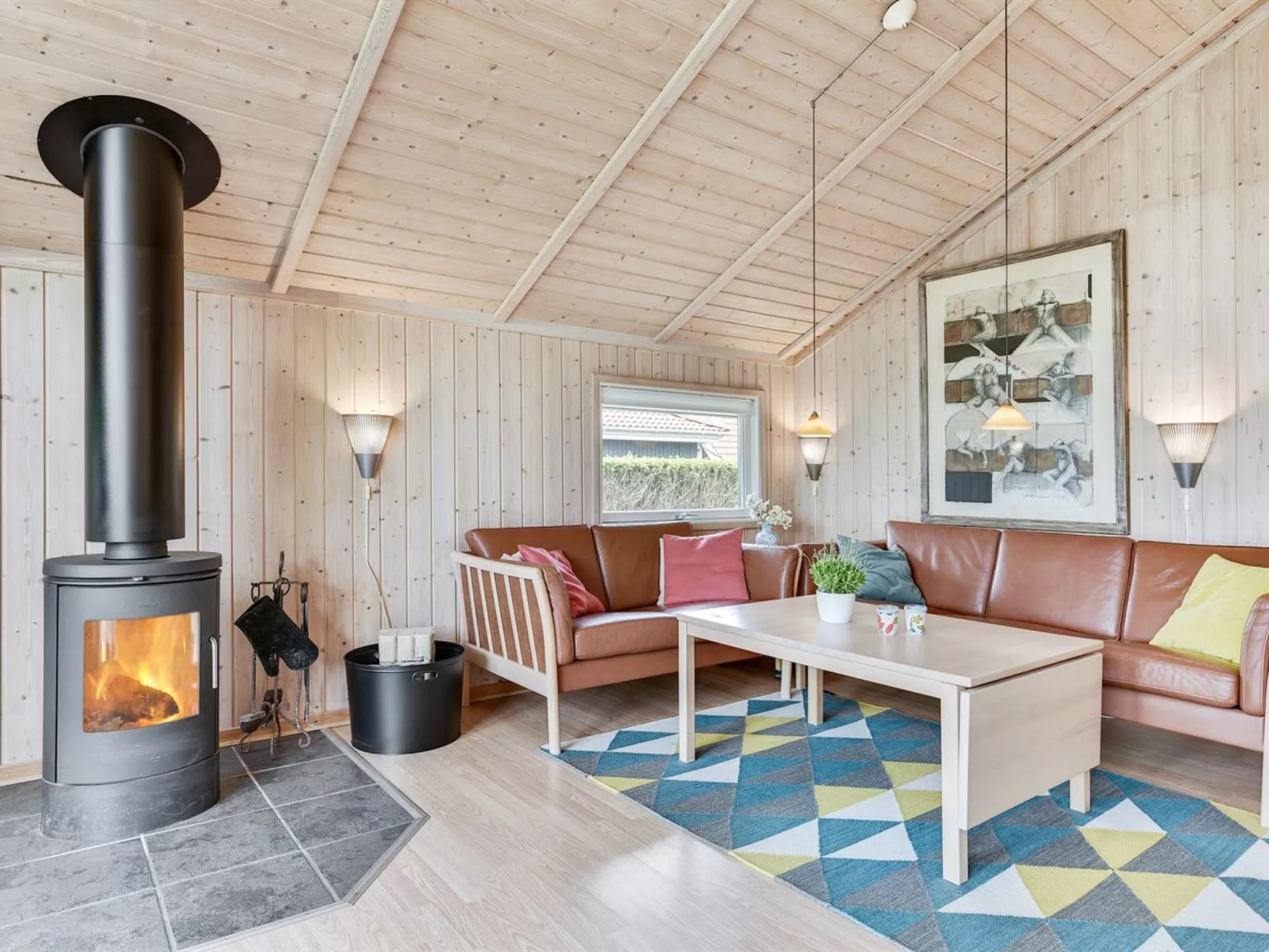 "Tore" - 200m from the sea-Drinnen