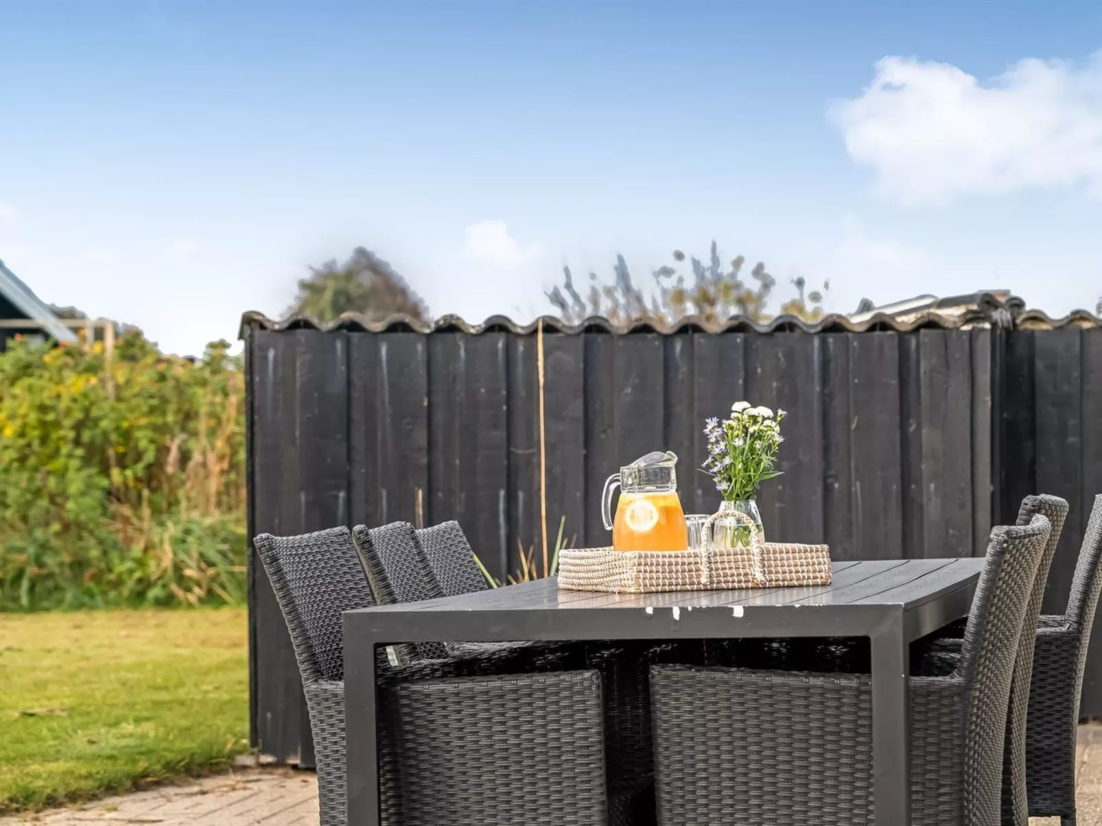 "Raadengaard" - 400m from the sea-Dehors