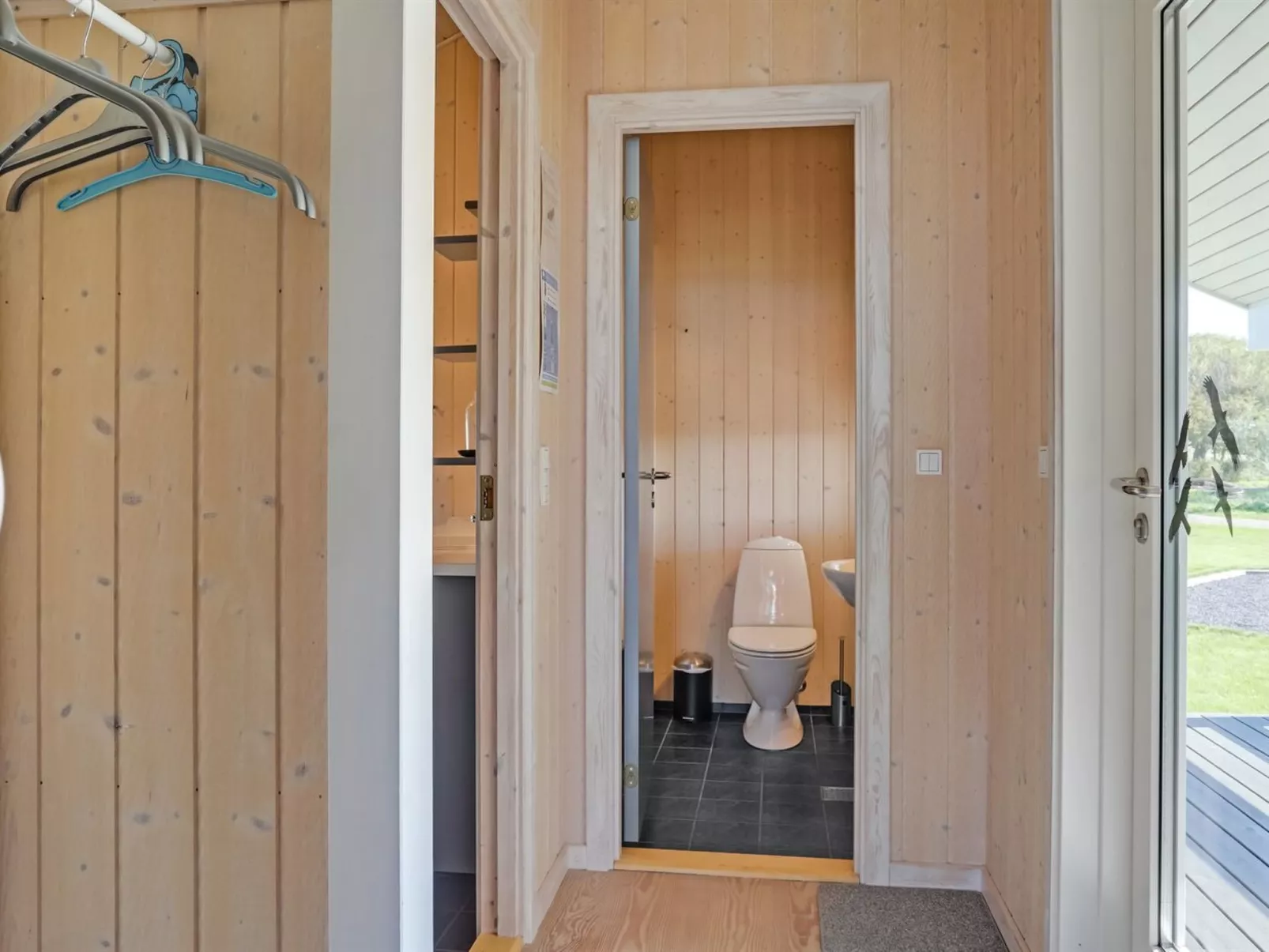 "Brynjolf" - 350m to the fjord-Inside