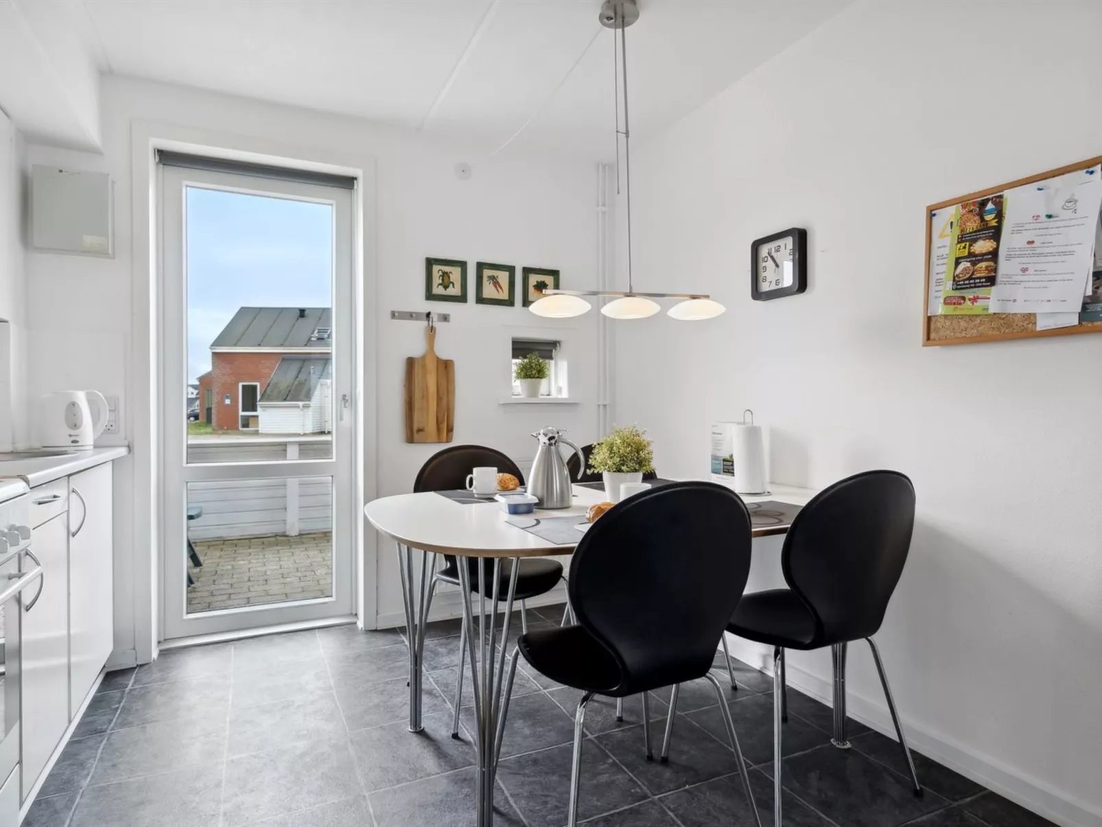 "Aldora" - 2.3km from the sea-Inside