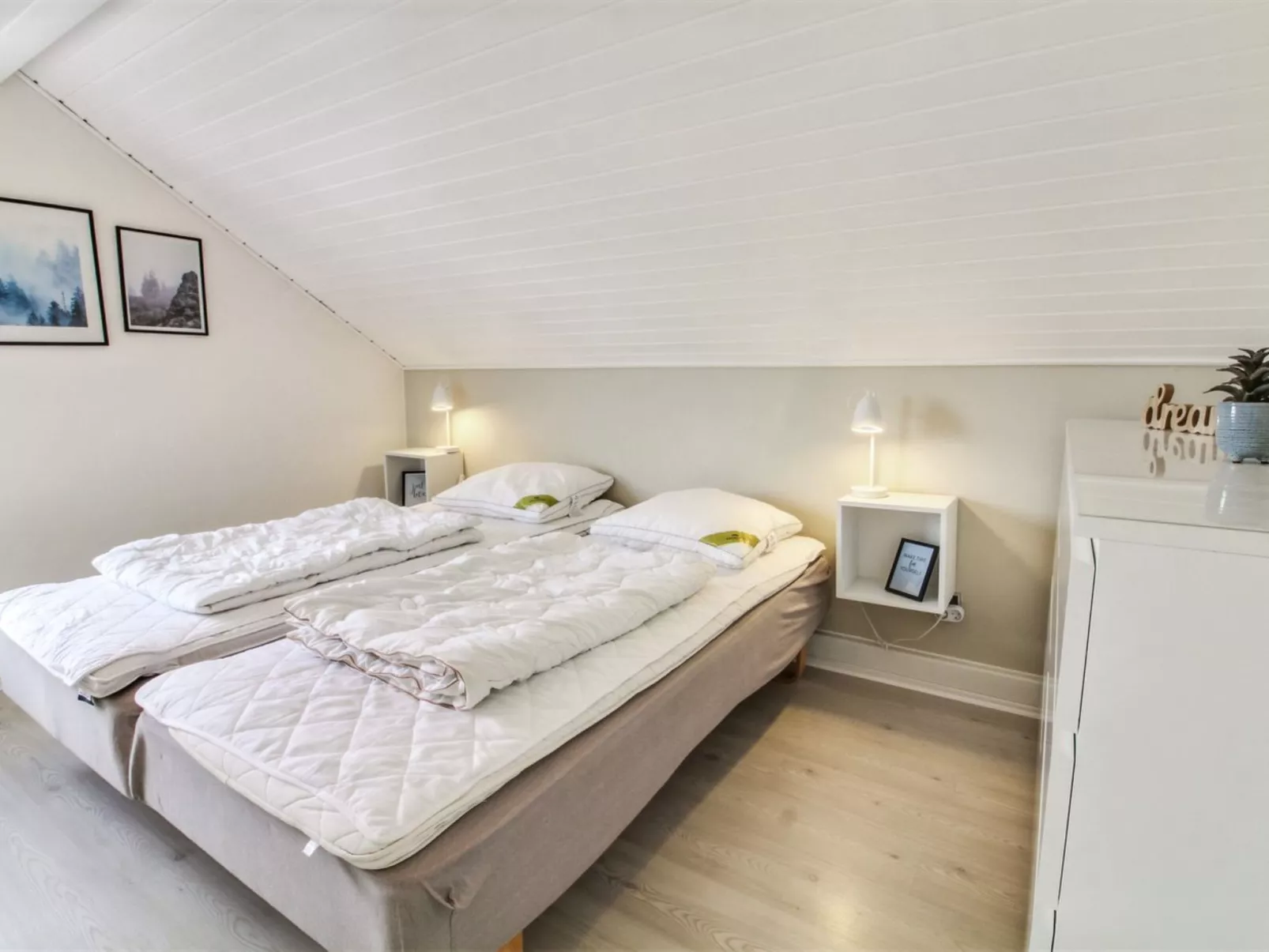 "Iffuer" - 2.3km from the sea-Drinnen