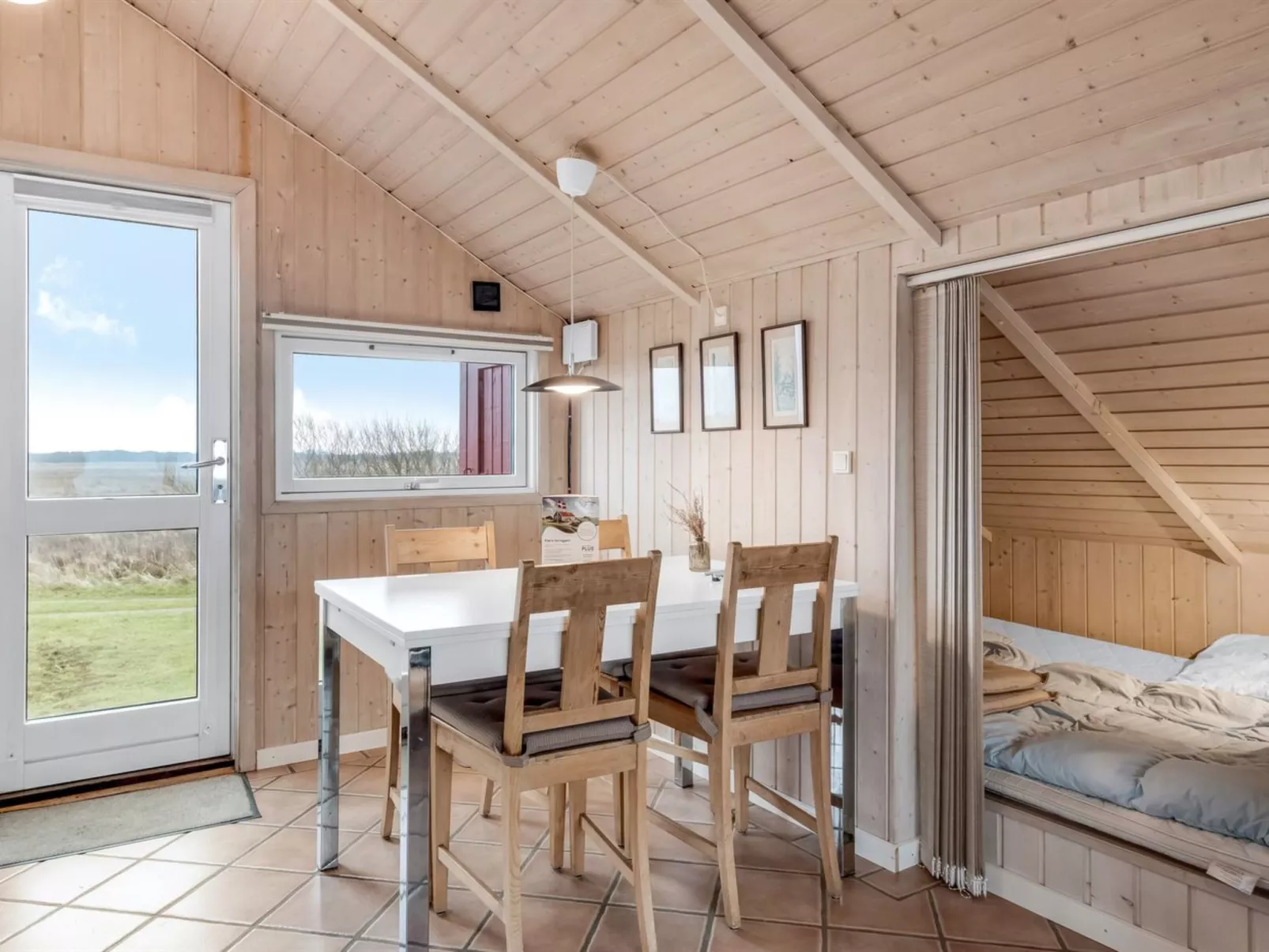 "Neia" - 640m from the sea-Drinnen