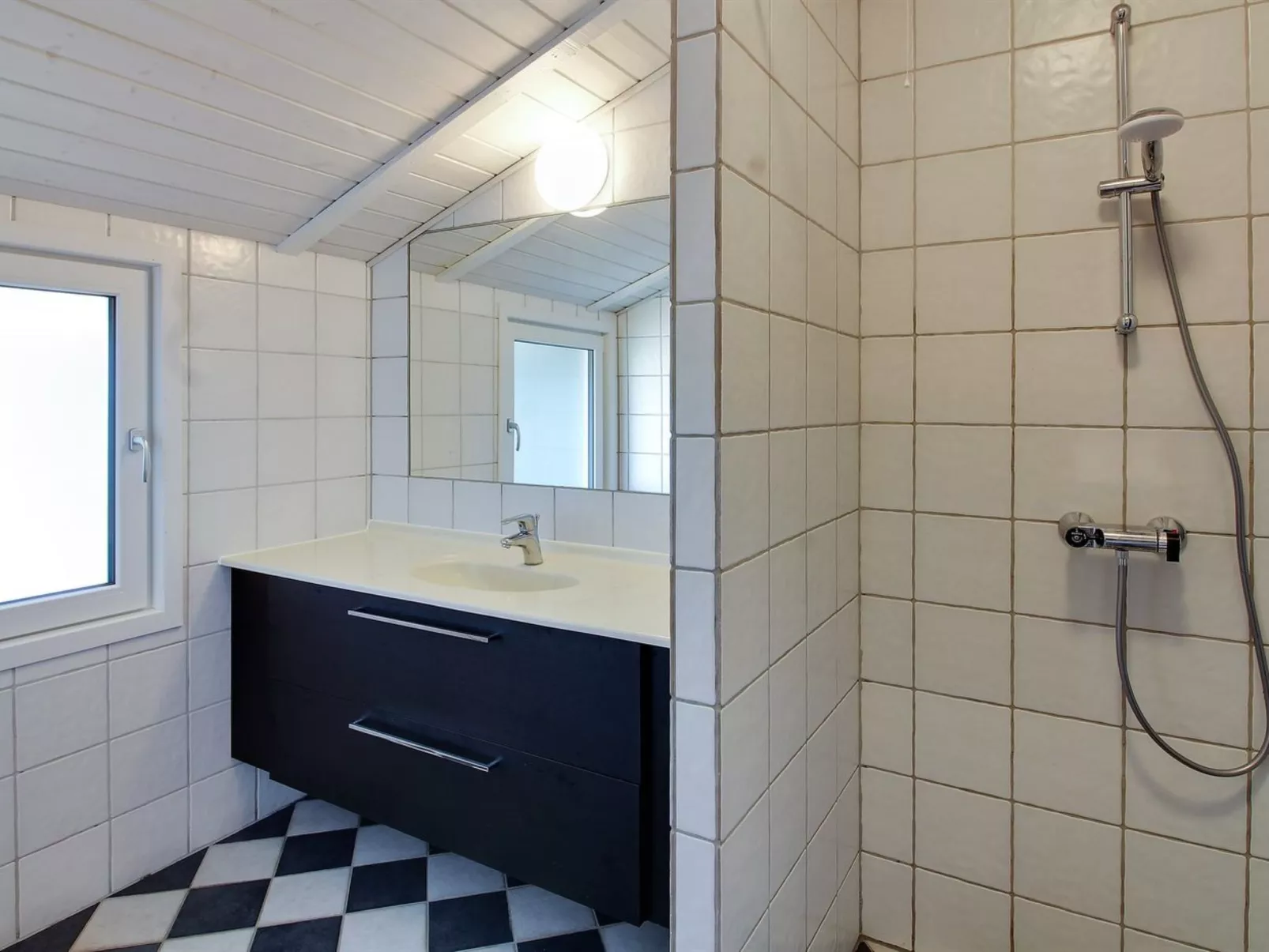 "Sirka" - 200m from the sea-Drinnen