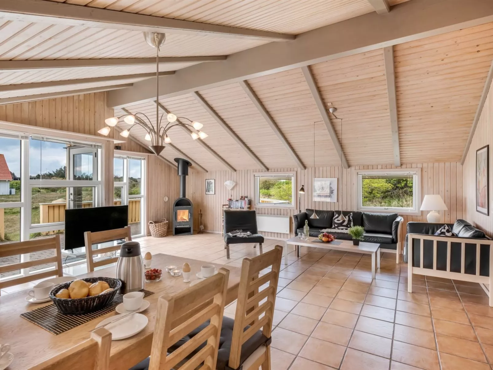 "Skev" - 200m to the fjord-Dedans