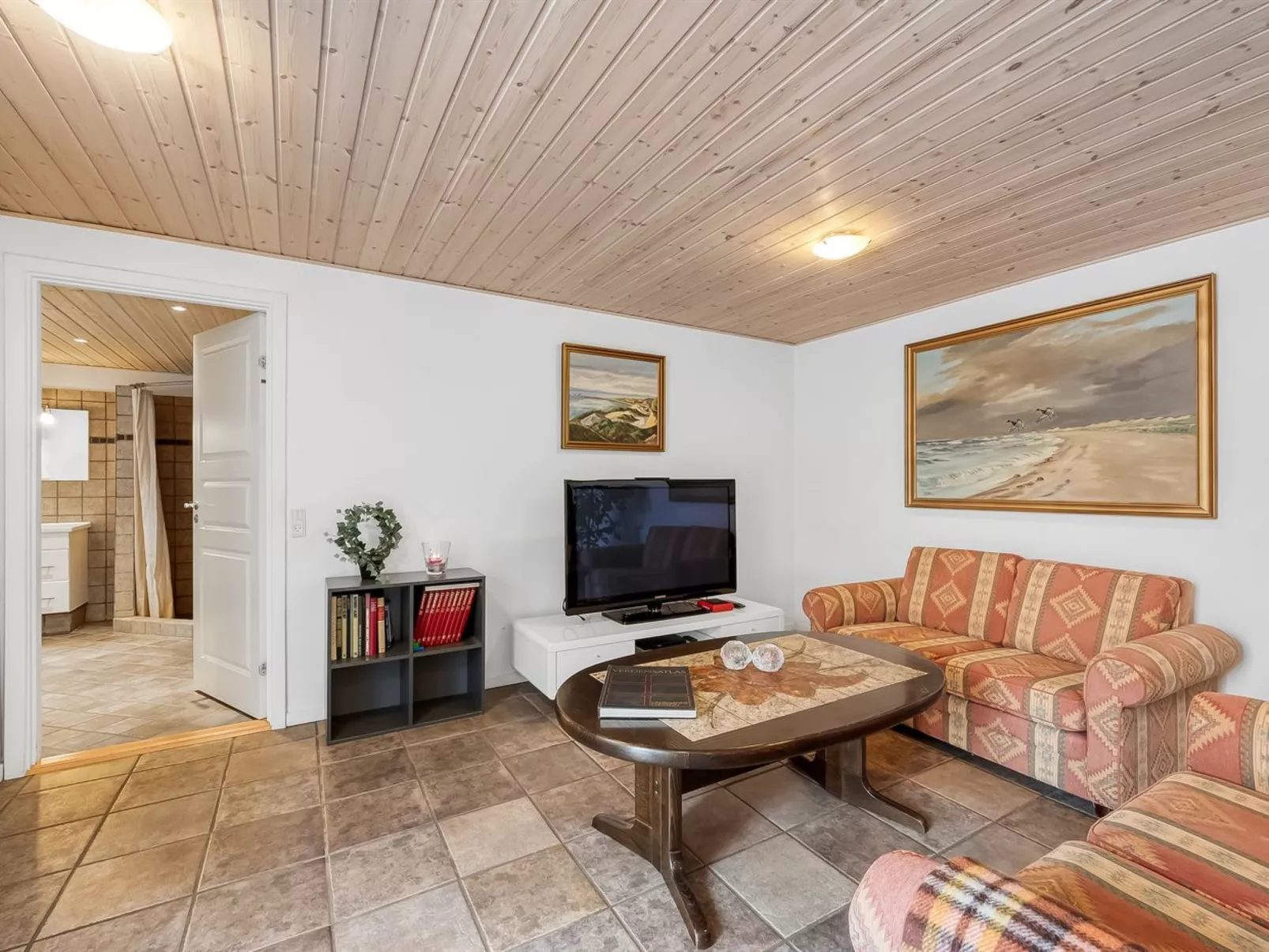 "Ginny" - 300m to the fjord-Inside