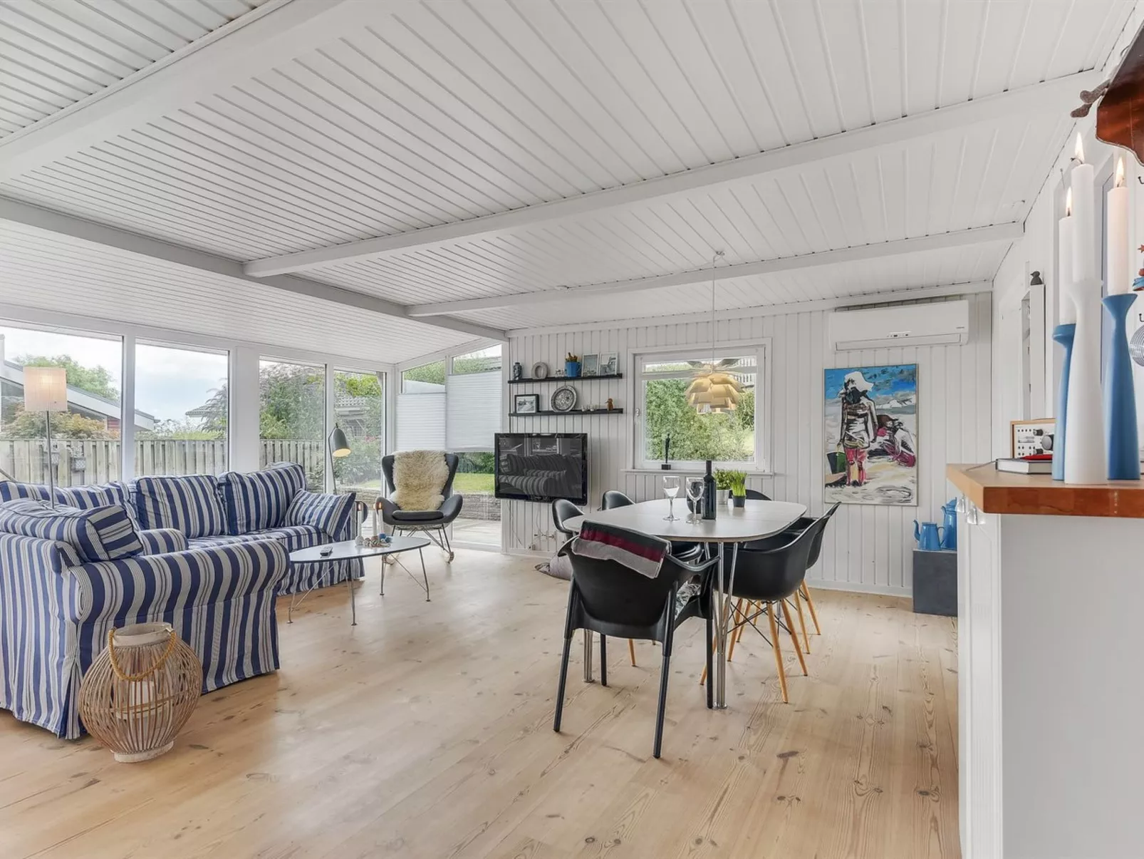 "Elain" -  from the sea-Inside