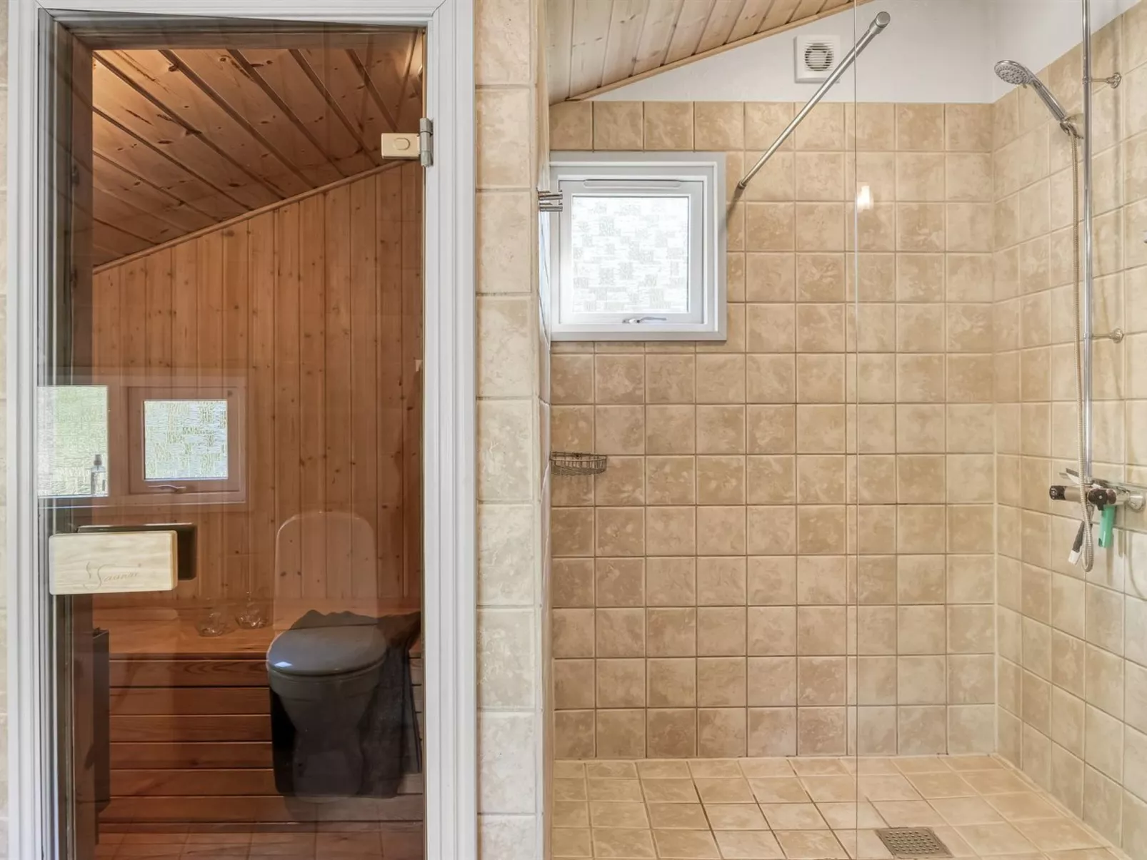 "Barne" - 4km from the sea-Drinnen