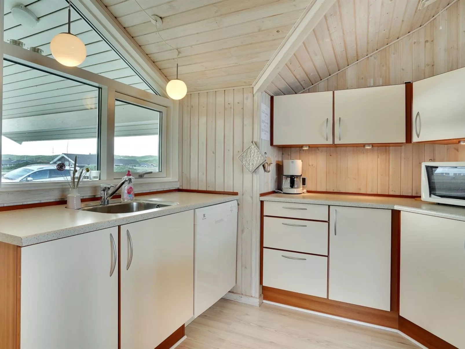 "Zaga" -  from the sea-Dedans