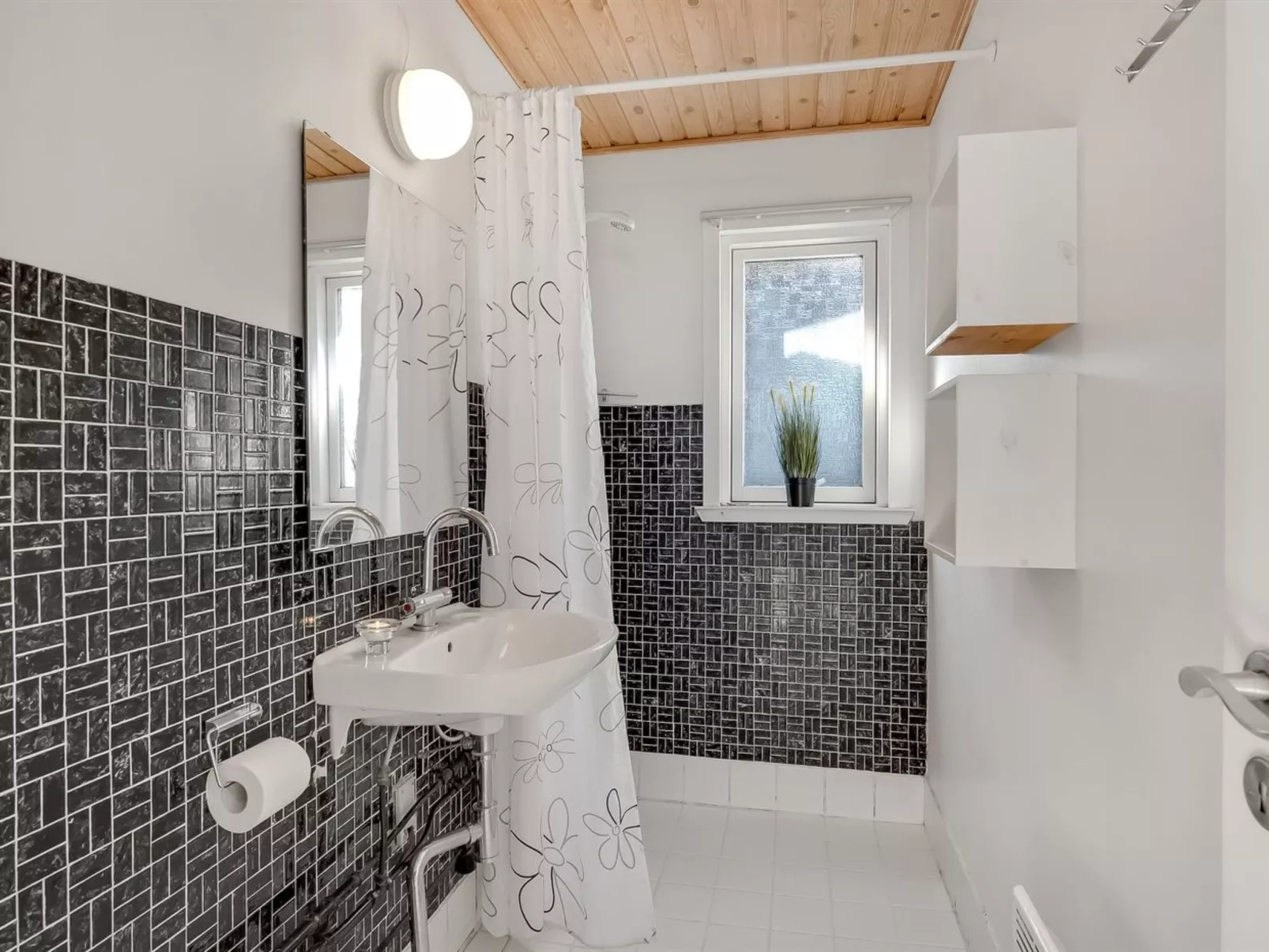 "Vina" - 200m to the fjord-Inside