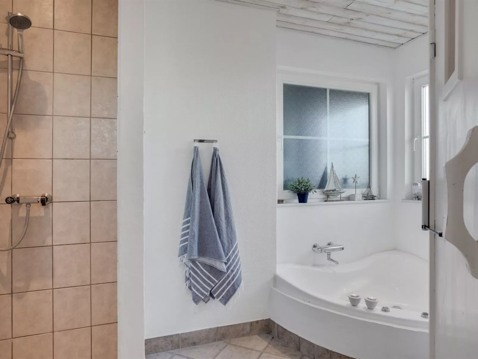 "Maren" - 150m from the sea-Inside