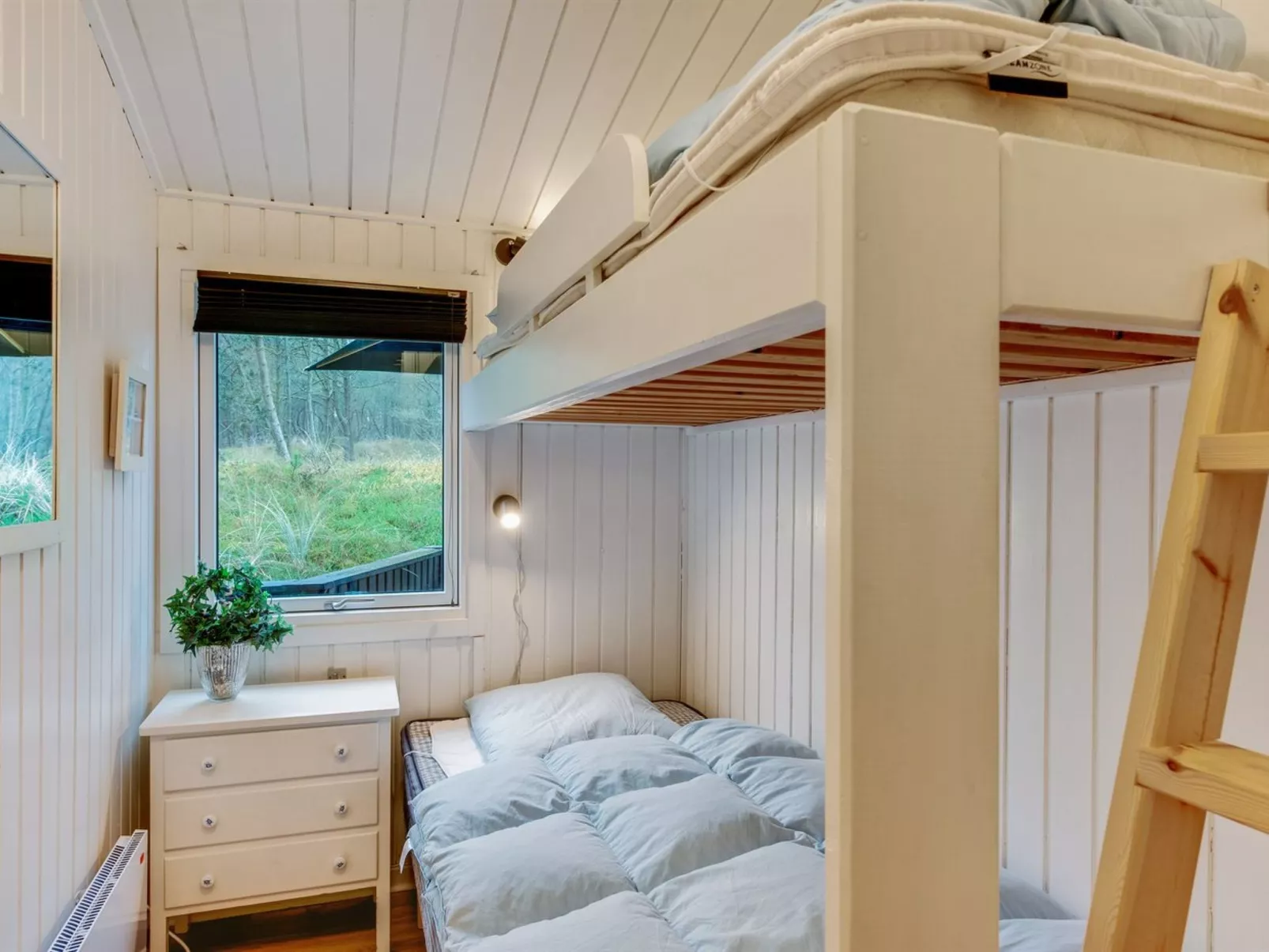 "Emeline" - 1.7km from the sea-Inside