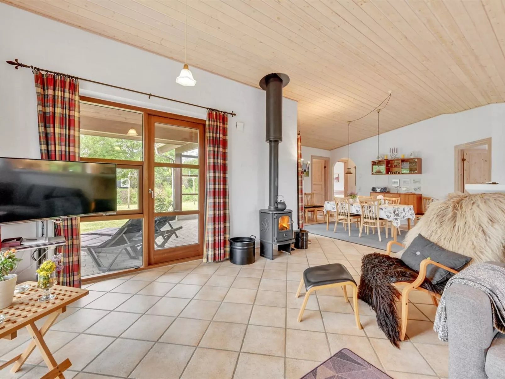 "Rika" - 525m to the fjord-Inside