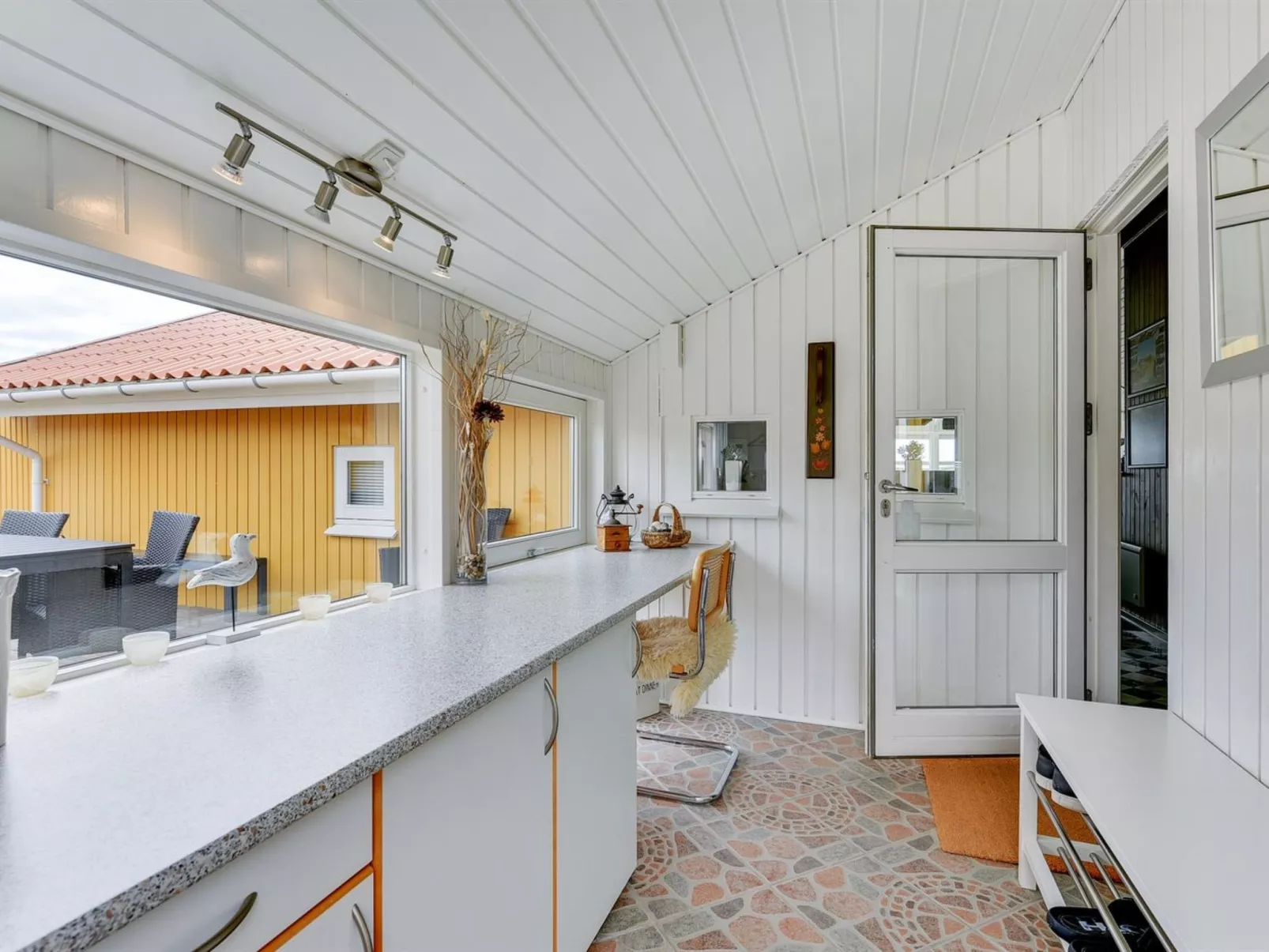 "Thrond" - 200m from the sea-Drinnen