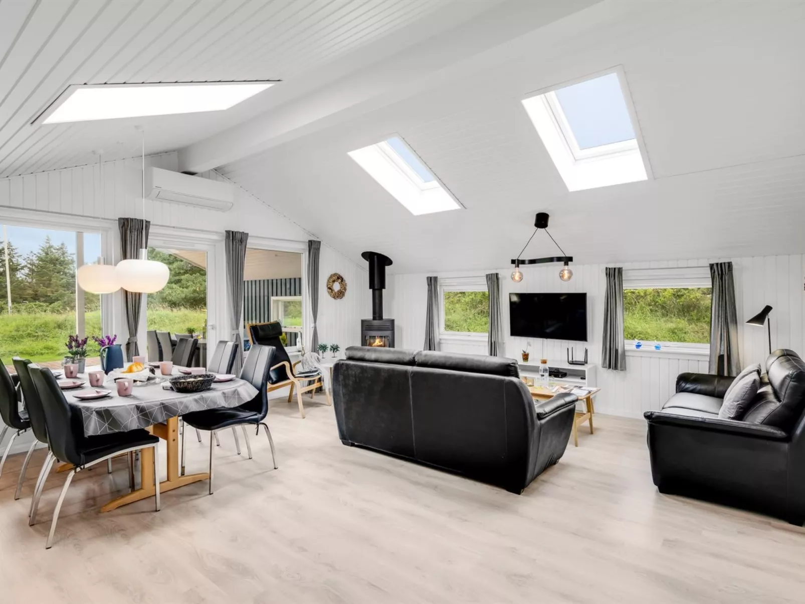 "Kari" - 900m from the sea-Dedans