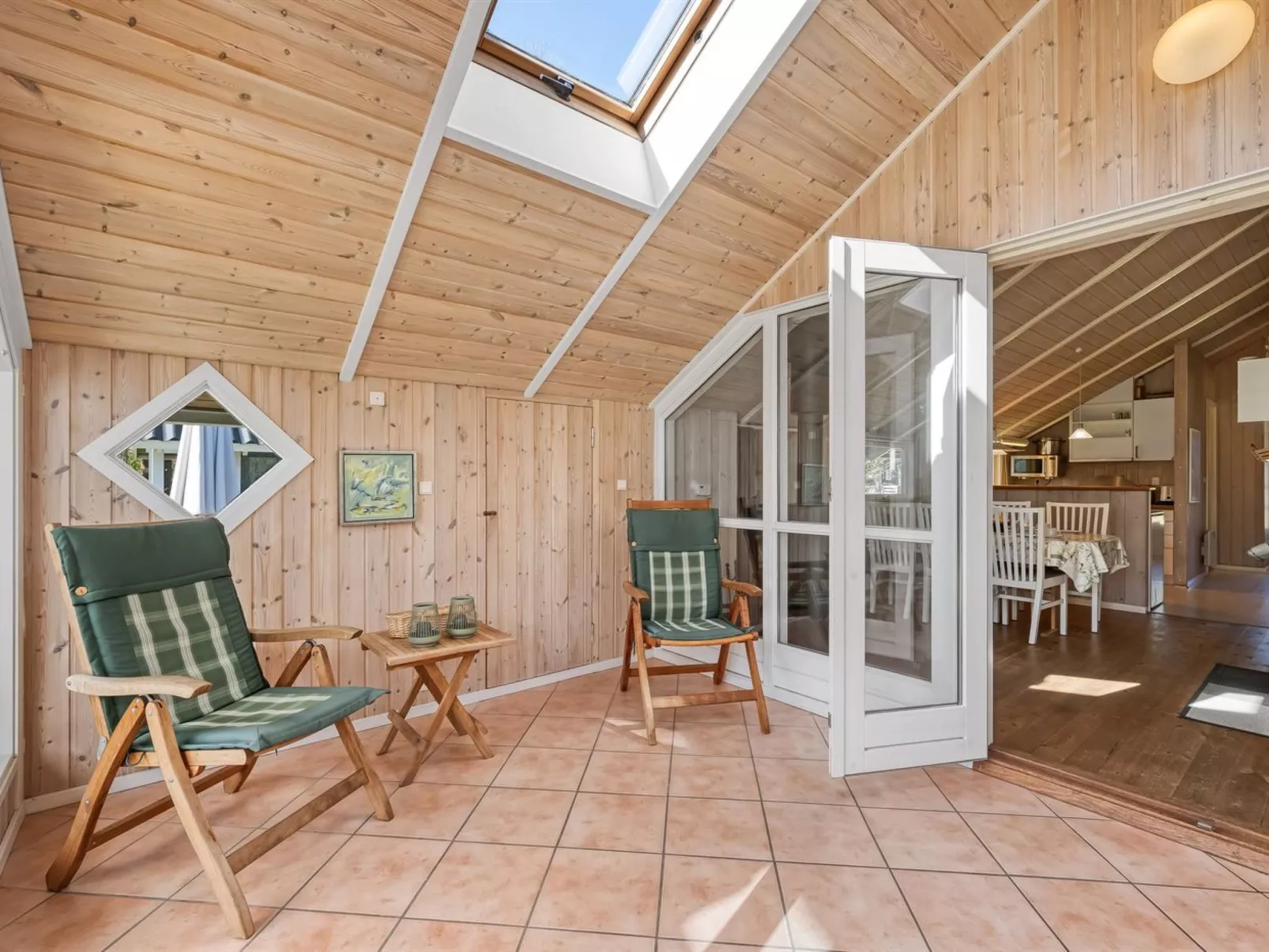 "Snefrid" - 12km from the sea-Inside