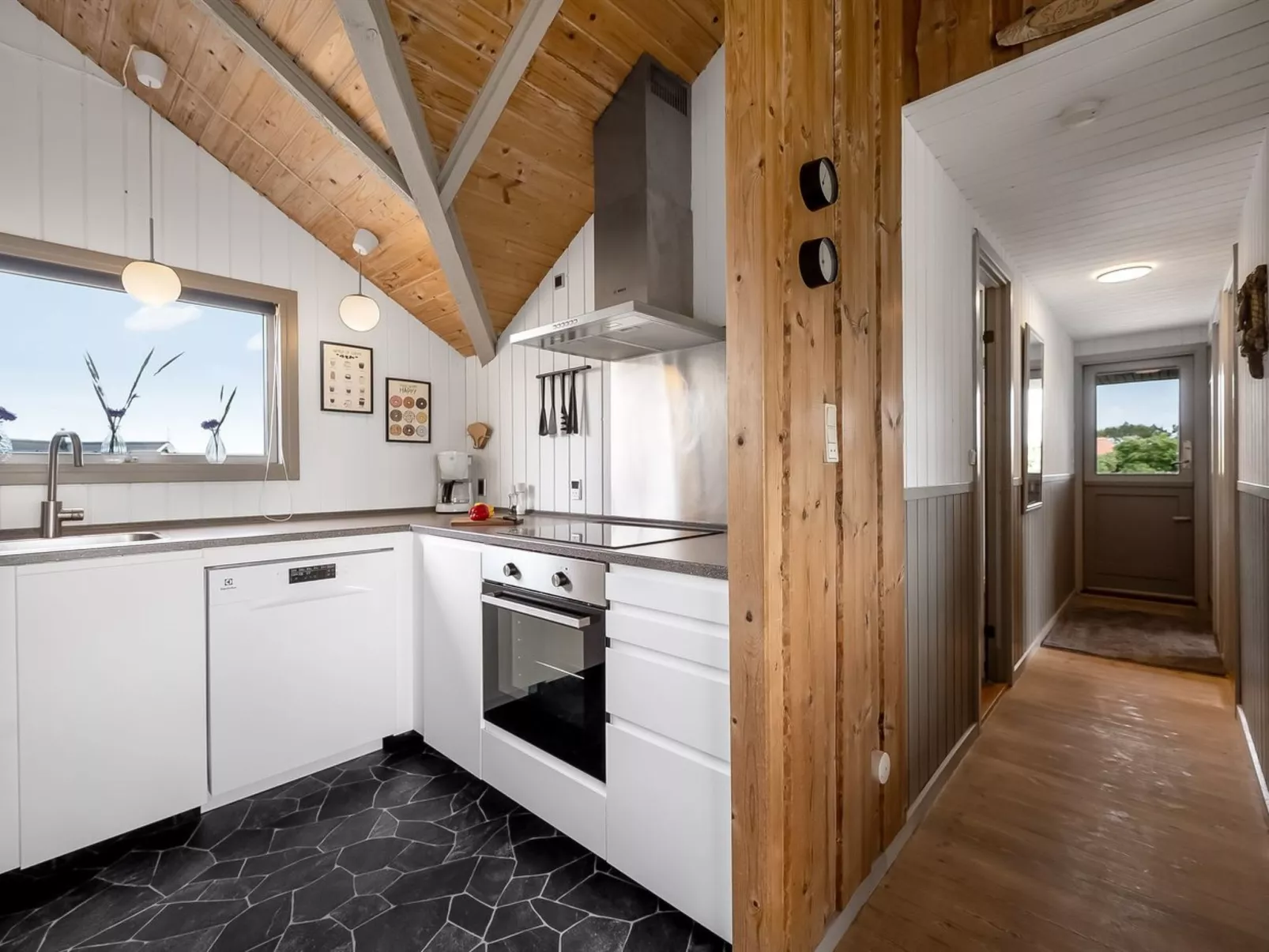 "Valia" - 400m to the fjord-Inside