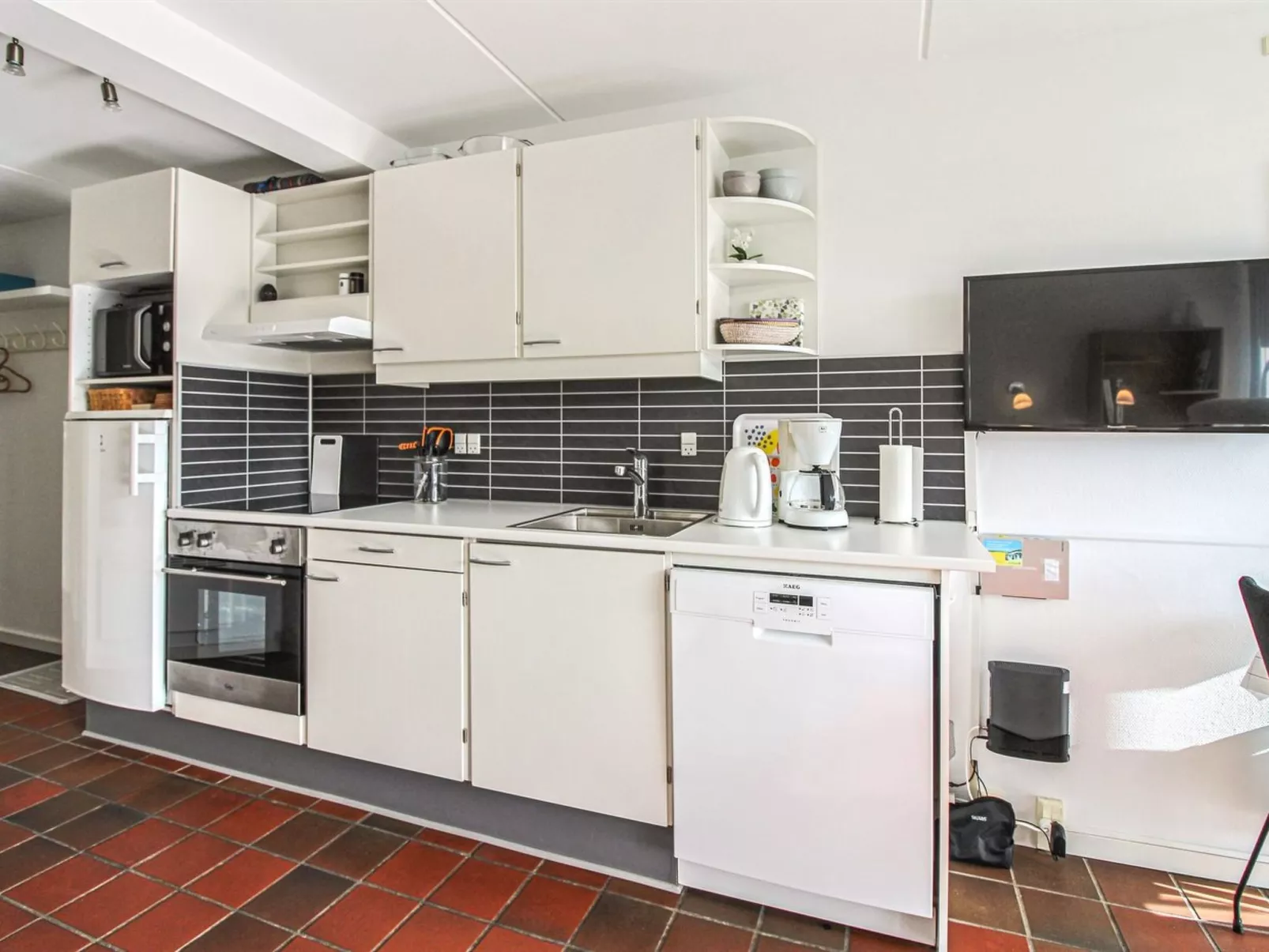 "Iliane" - 100m from the sea-Inside