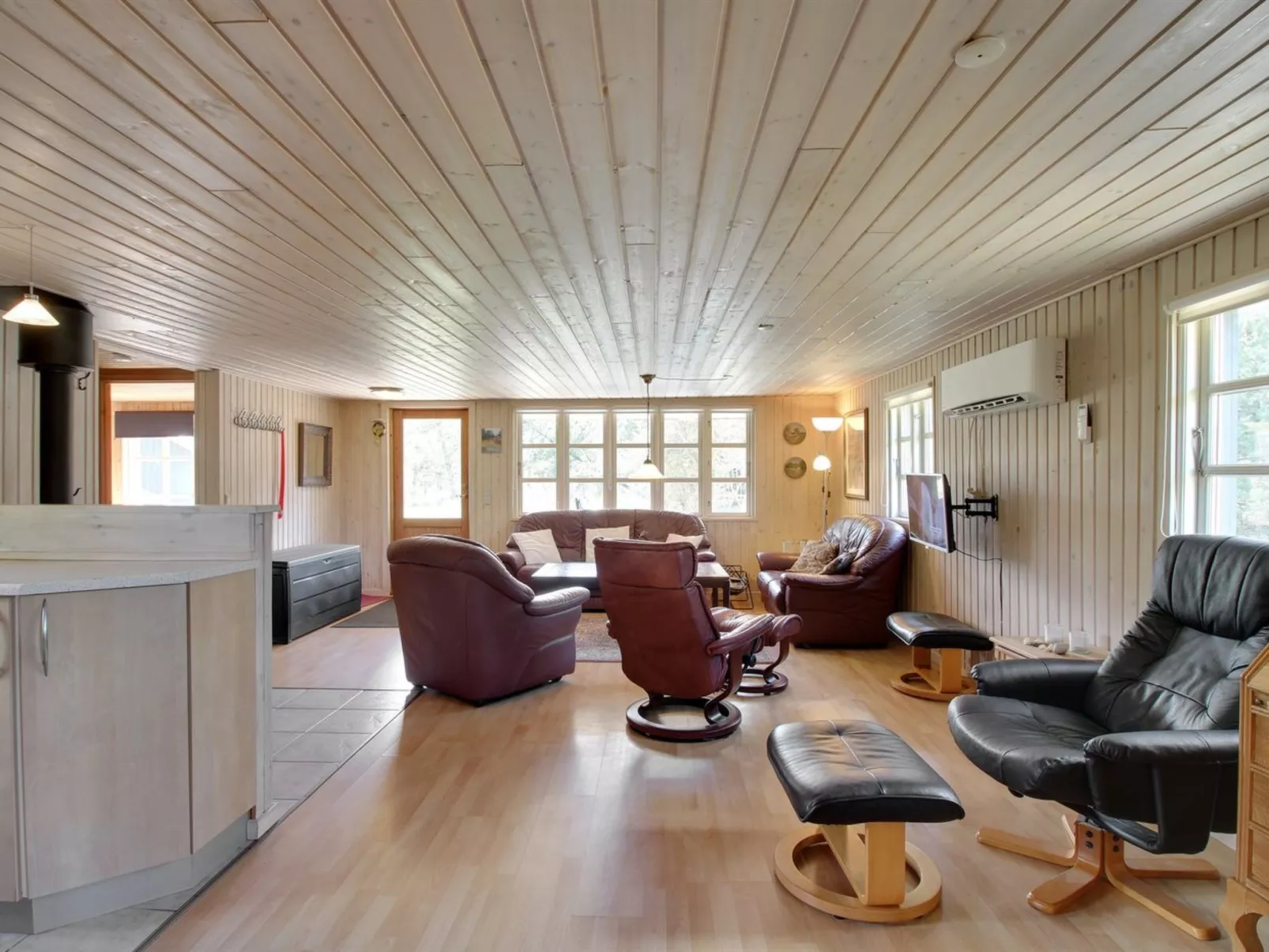 "Marja" - 1.3km from the sea-Drinnen