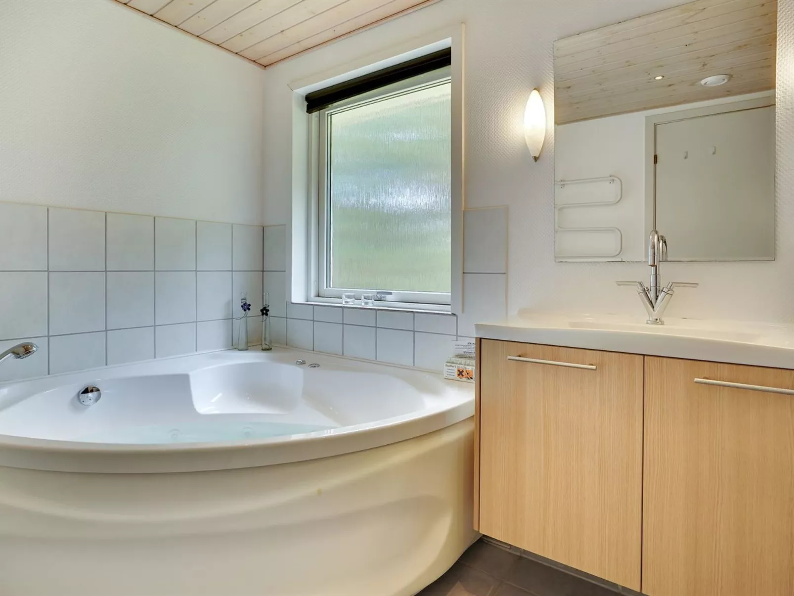 "Micke" - 3.2km from the sea-Inside