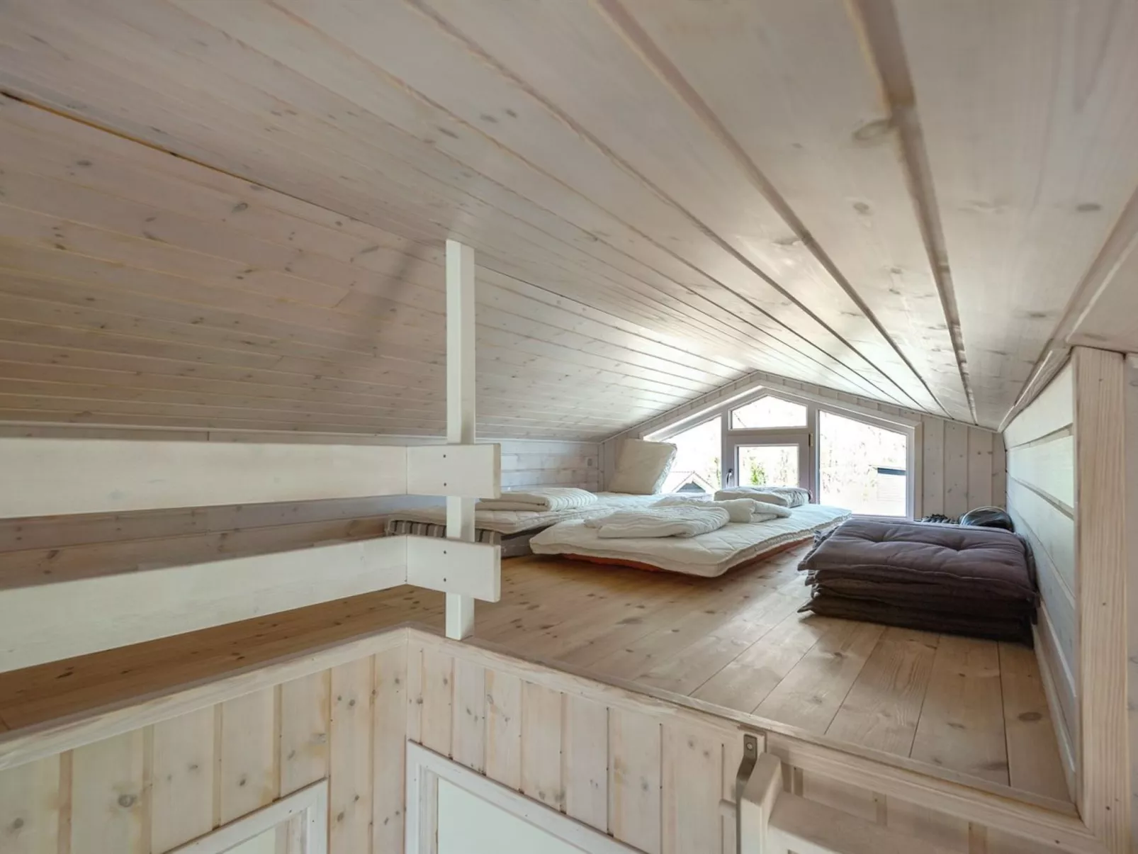 "Enja" - 150m from the sea-Drinnen