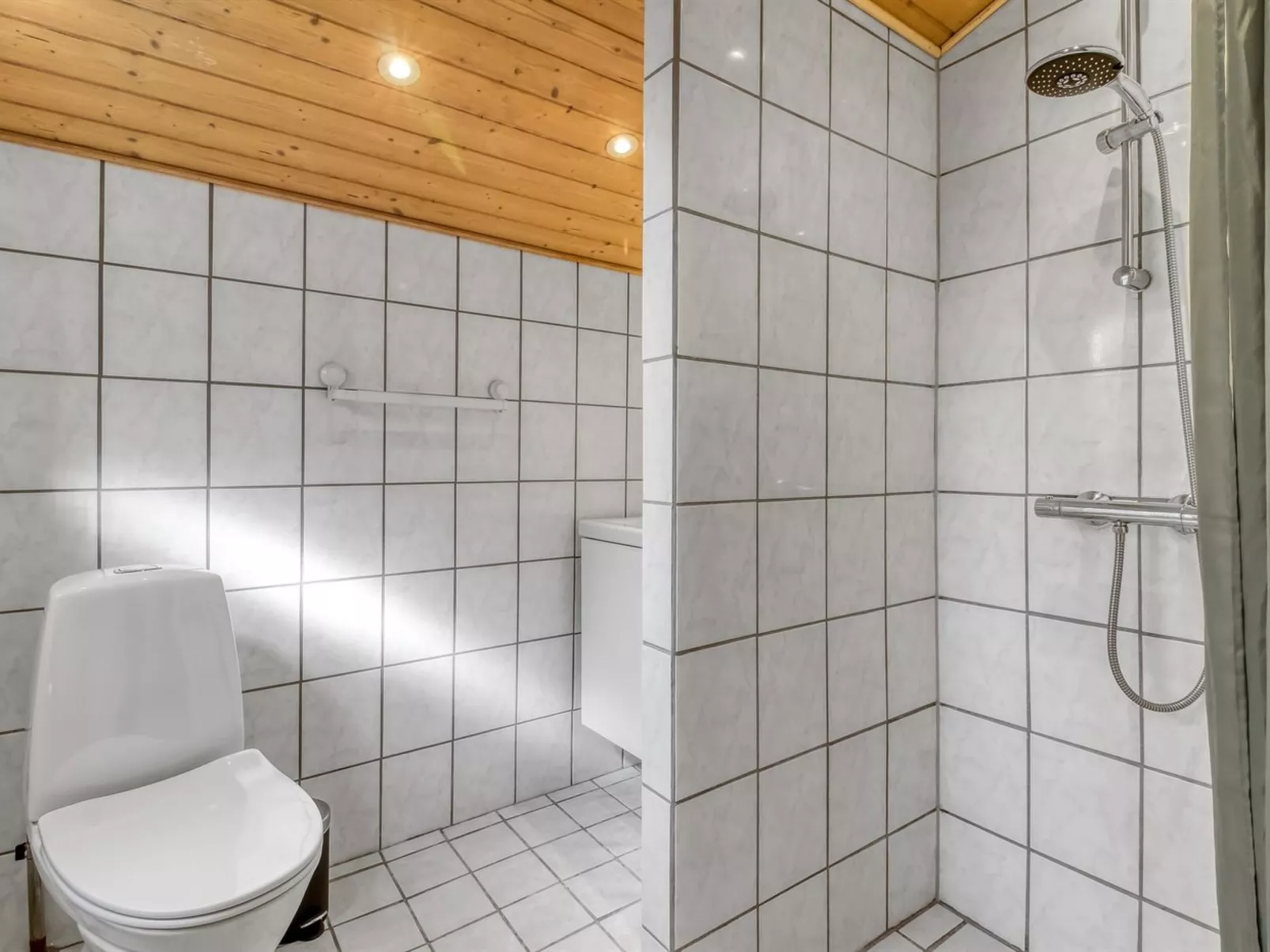 "Selgen" - 600m from the sea-Inside