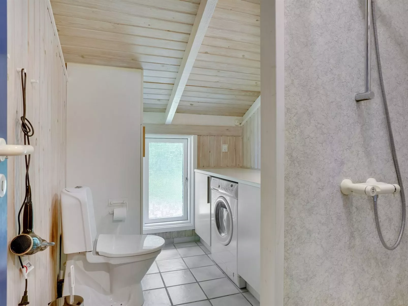 "Lovis" - 600m from the sea-Drinnen