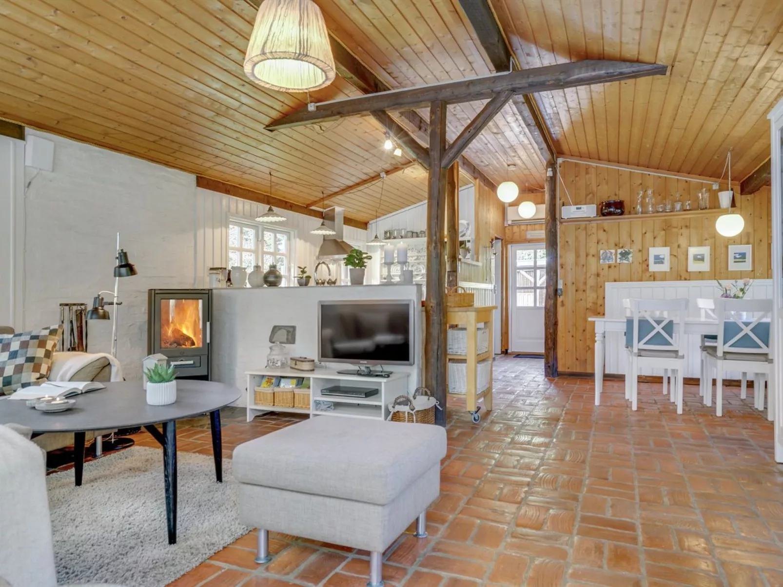 "Arnborg" - 2km from the sea-Dedans