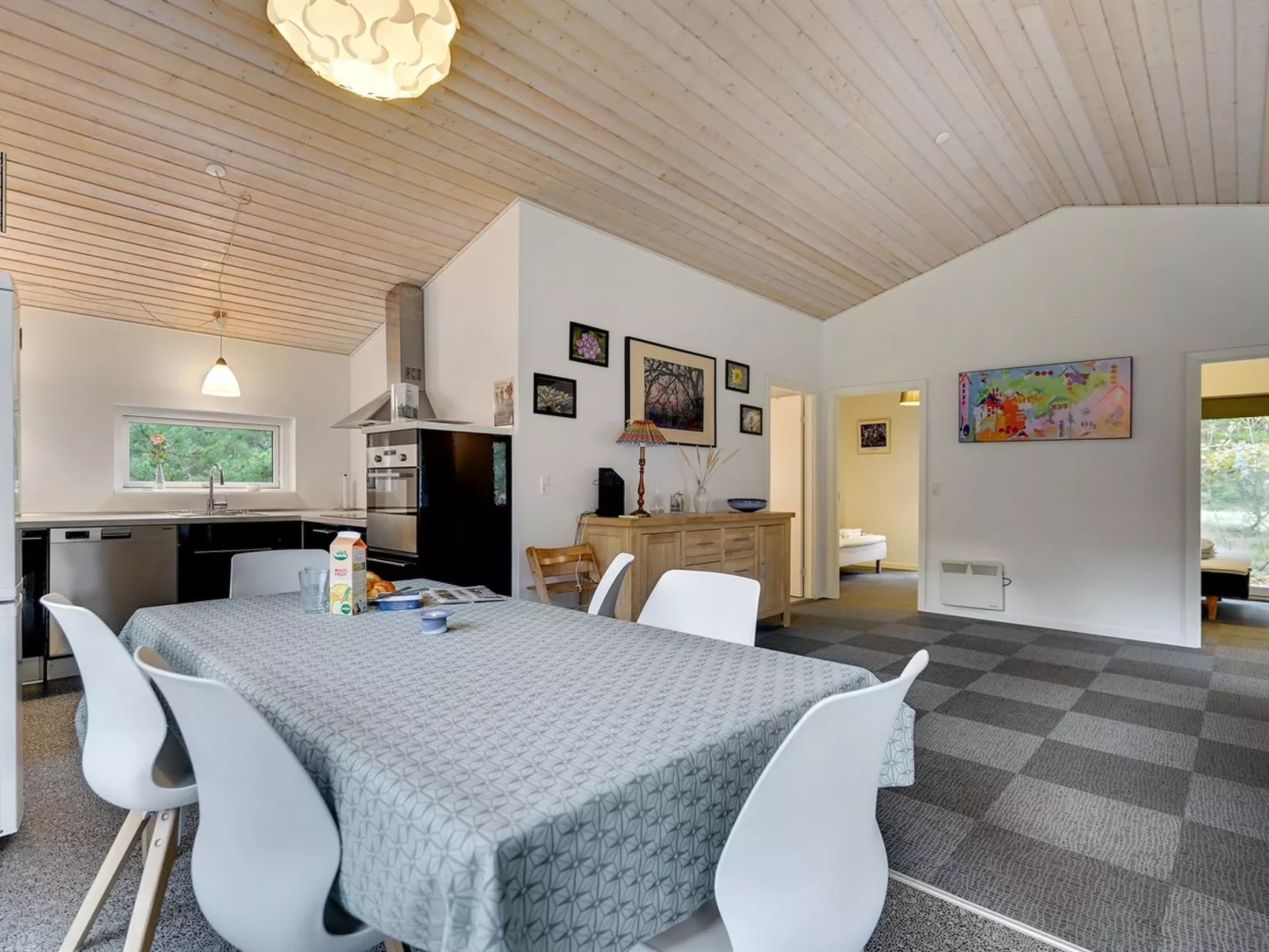 "France" - 1.1km from the sea-Drinnen