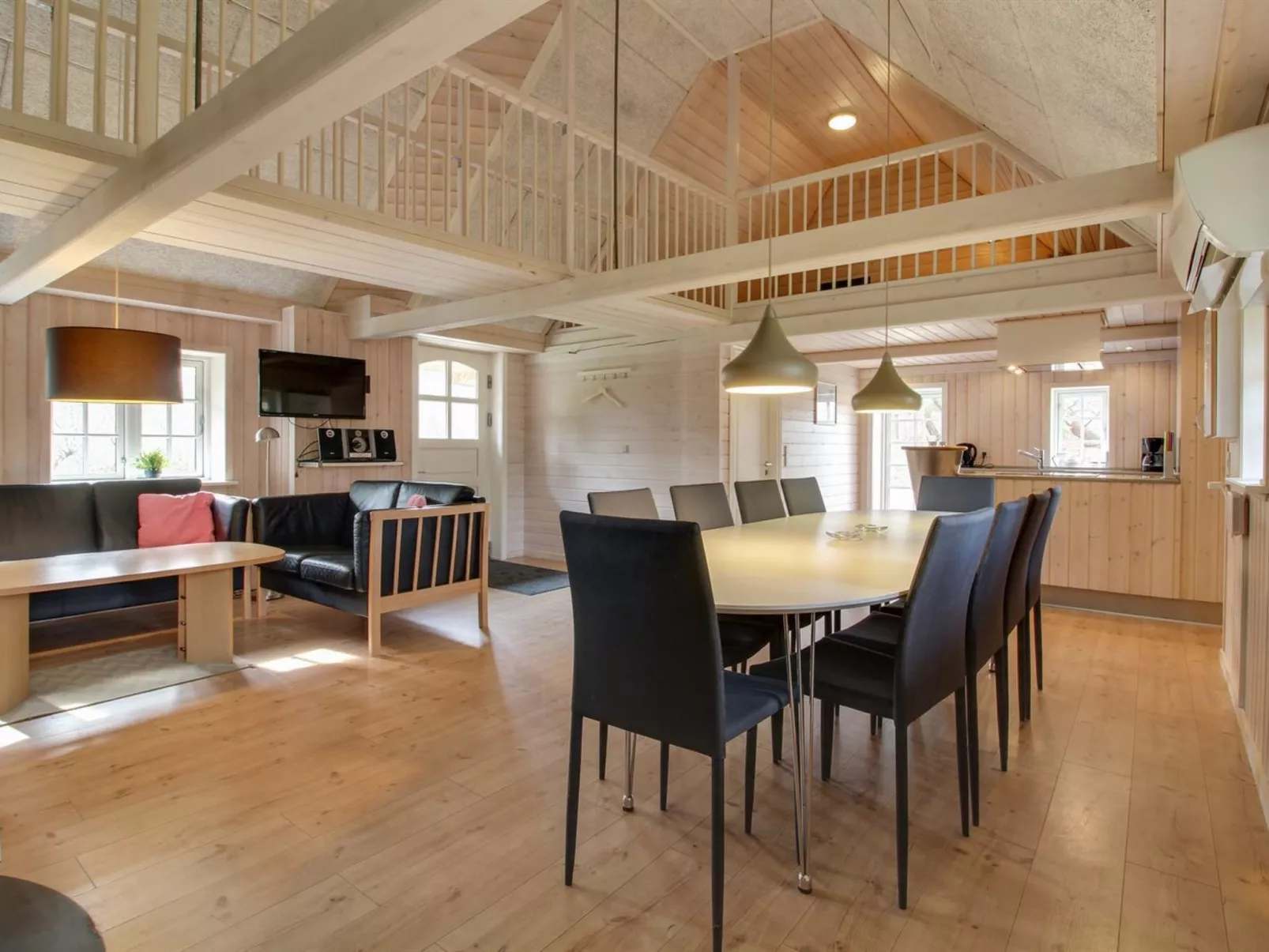 "Gudmund" - 3.9km from the sea-Inside