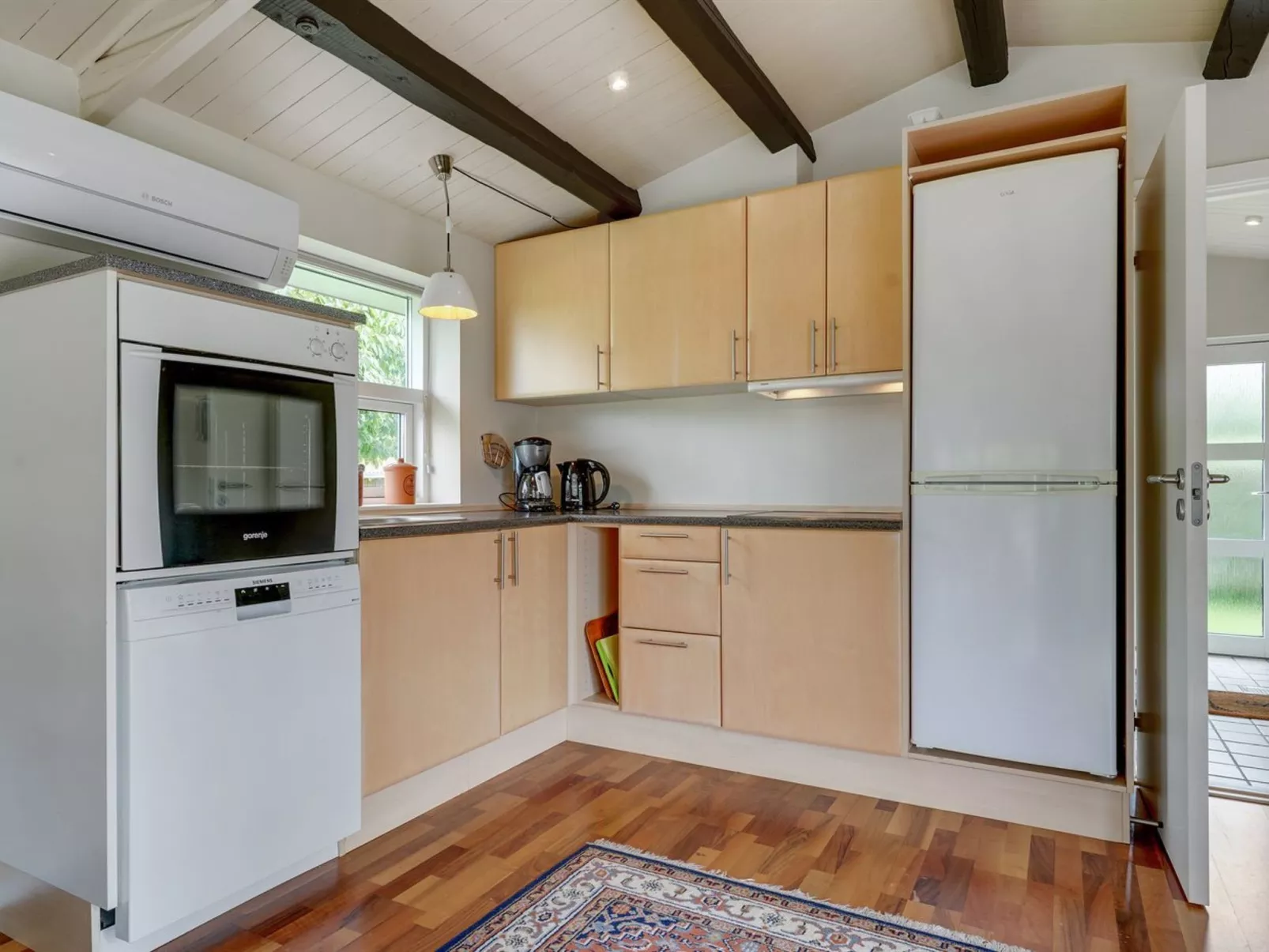 "Gull" - 150m from the sea-Inside