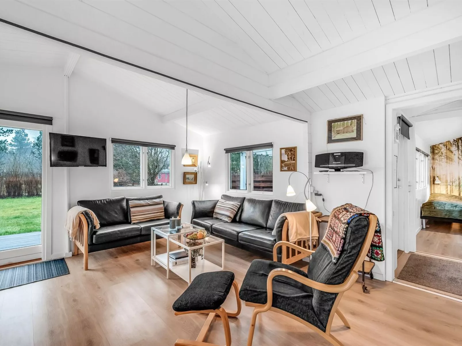 "Staffan" - 200m to the fjord-Inside