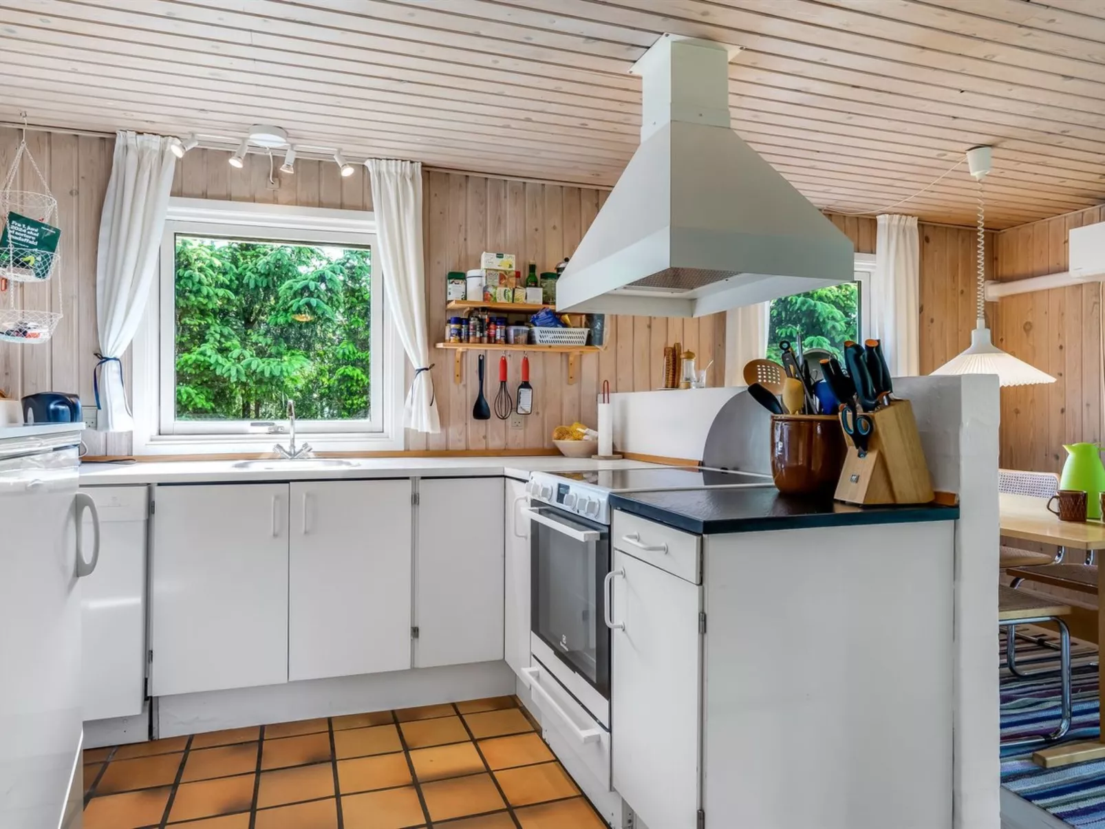 "Myrna" - 300m from the sea-Dedans