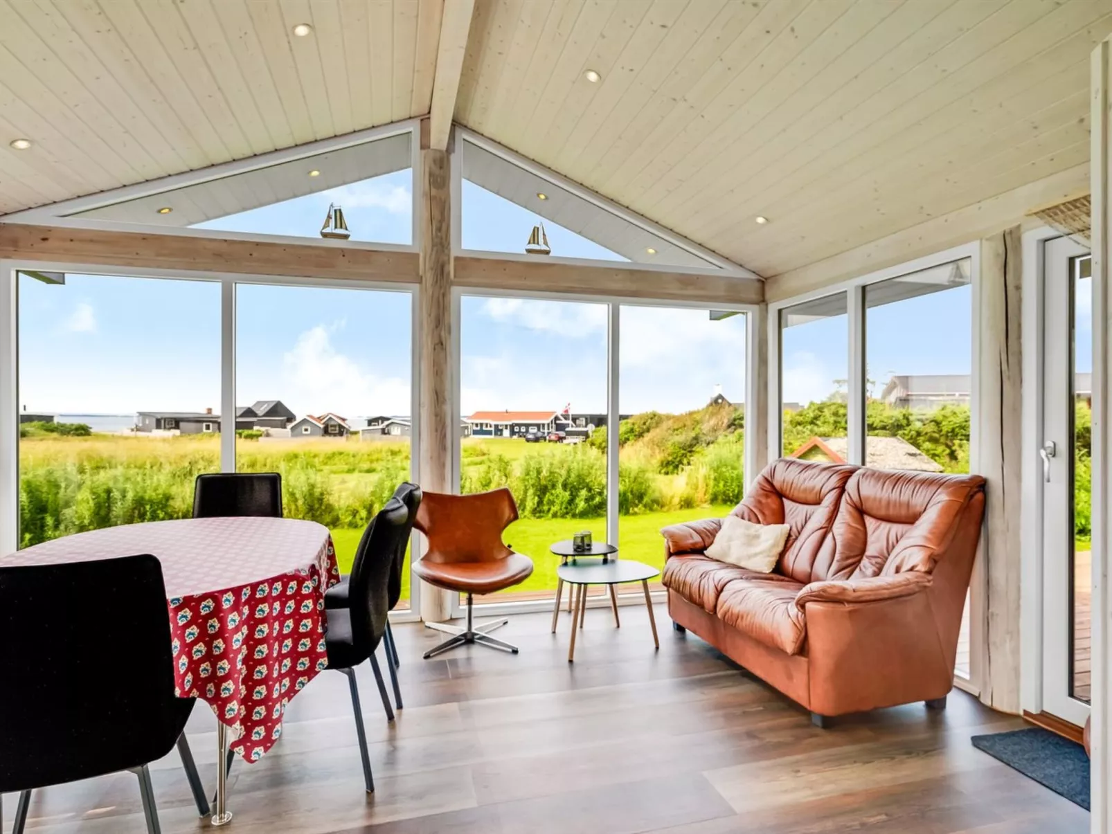 "Titta" - 150m to the fjord-Dedans