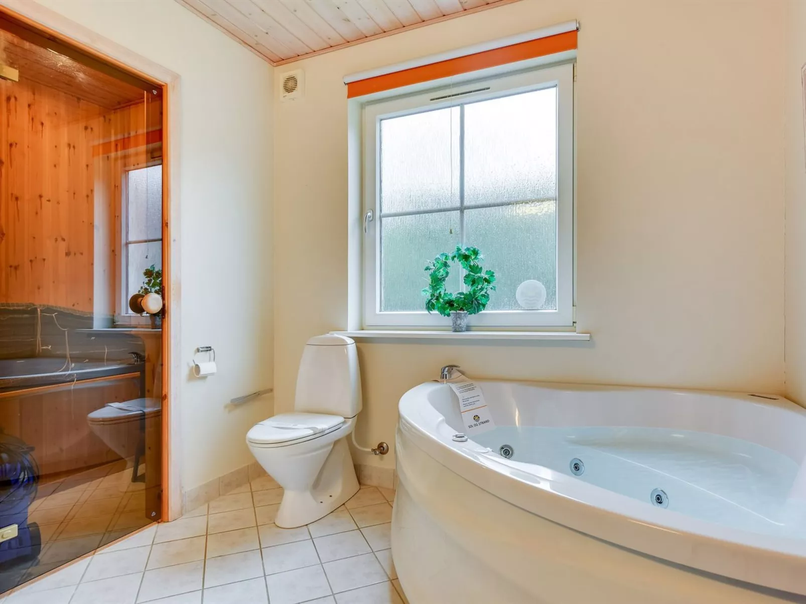 "Tamia" - 100m to the fjord-Inside