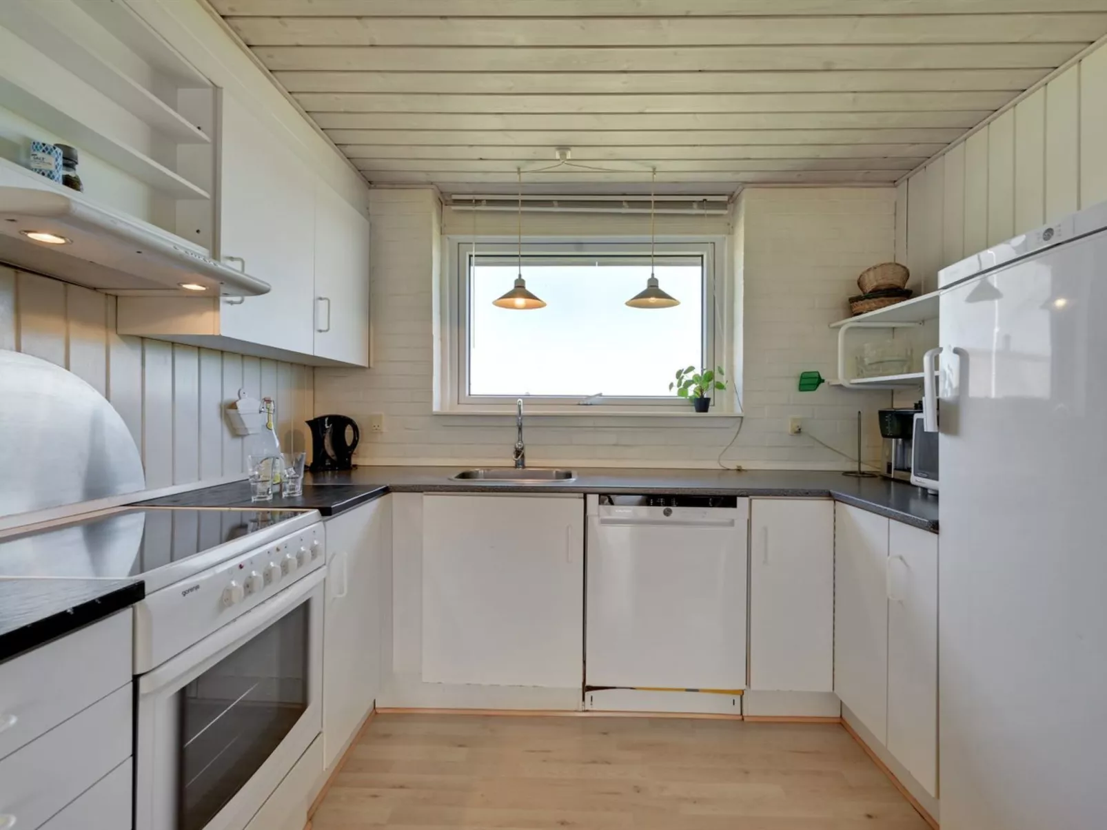 "Nanette" - 300m to the fjord-Dedans