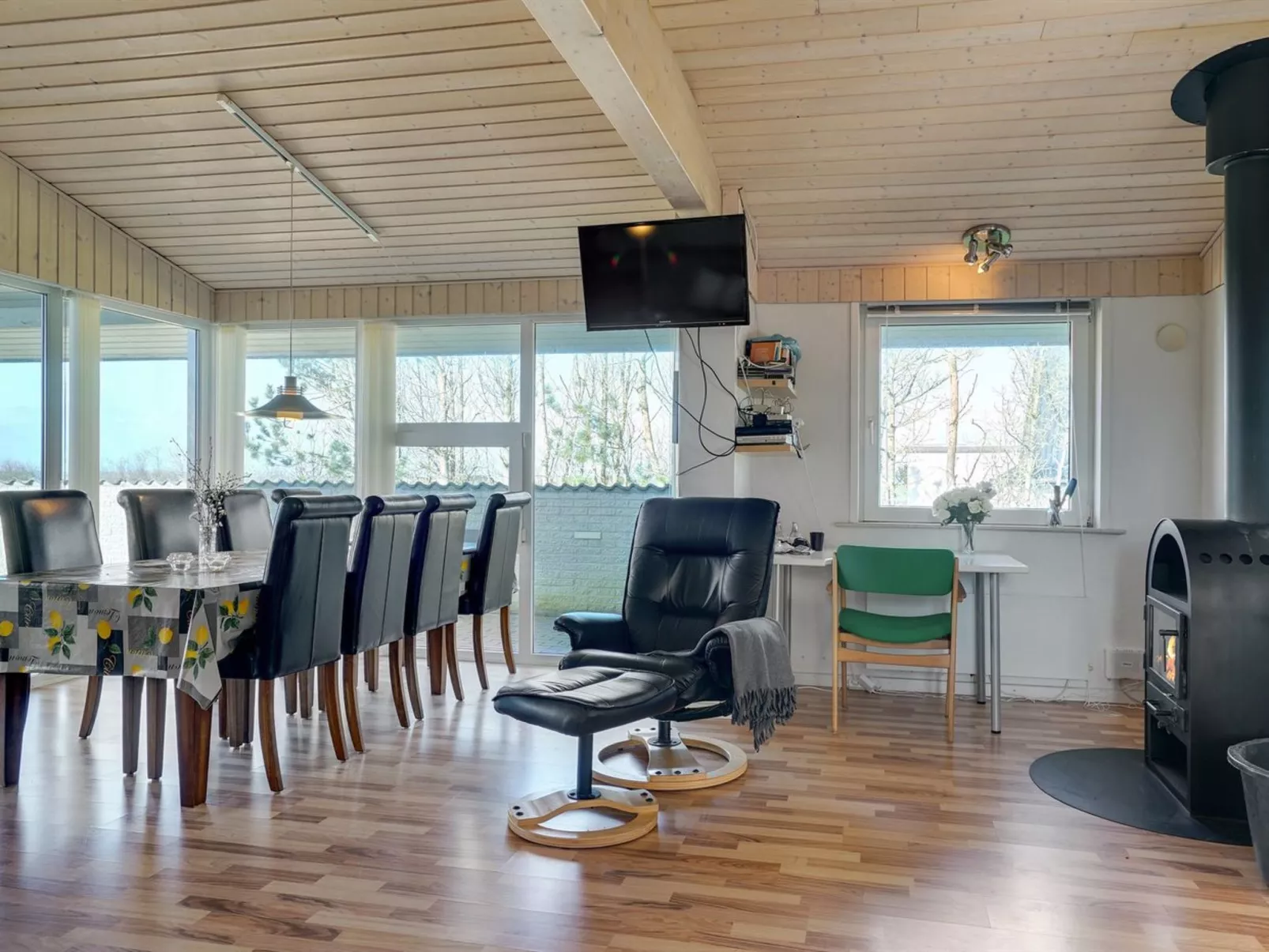 "Anselma" - 800m to the fjord - Inside