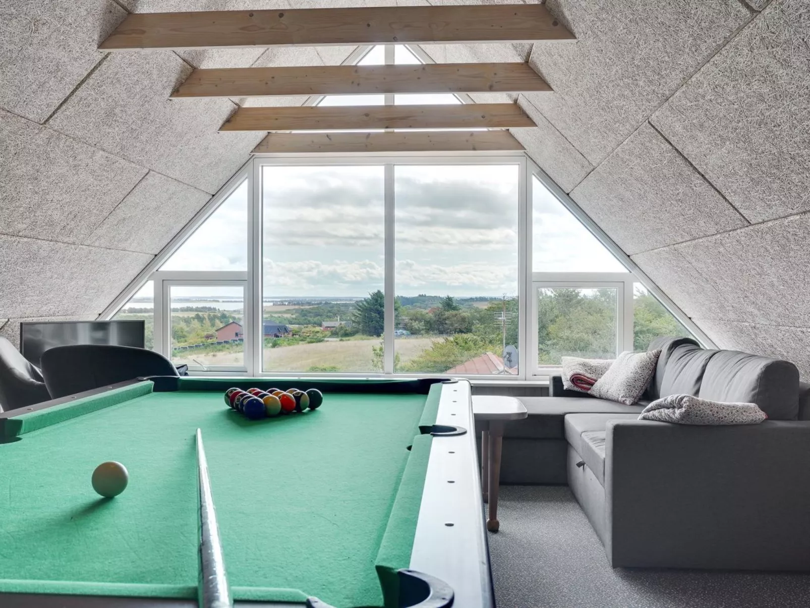 "Dagne" - 400m to the fjord-Dedans