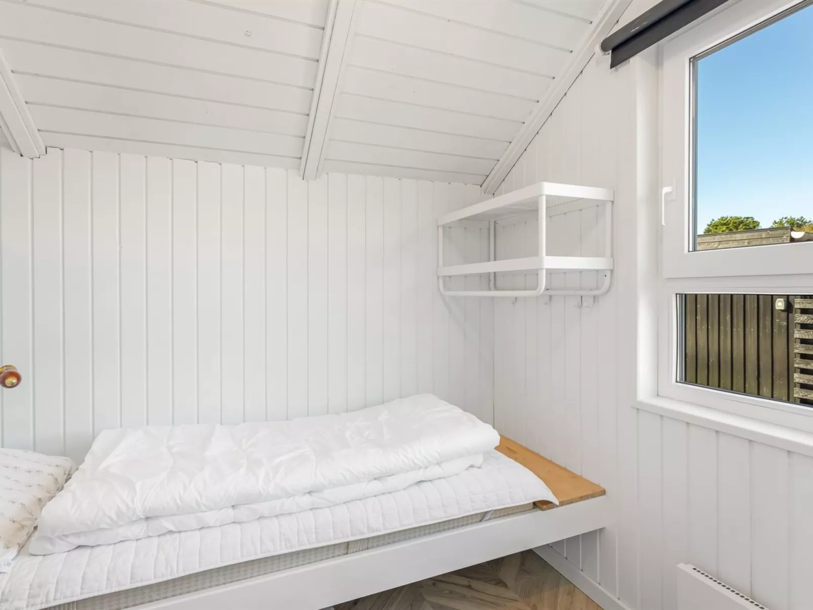 "Skyler" - 1km from the sea-Dedans