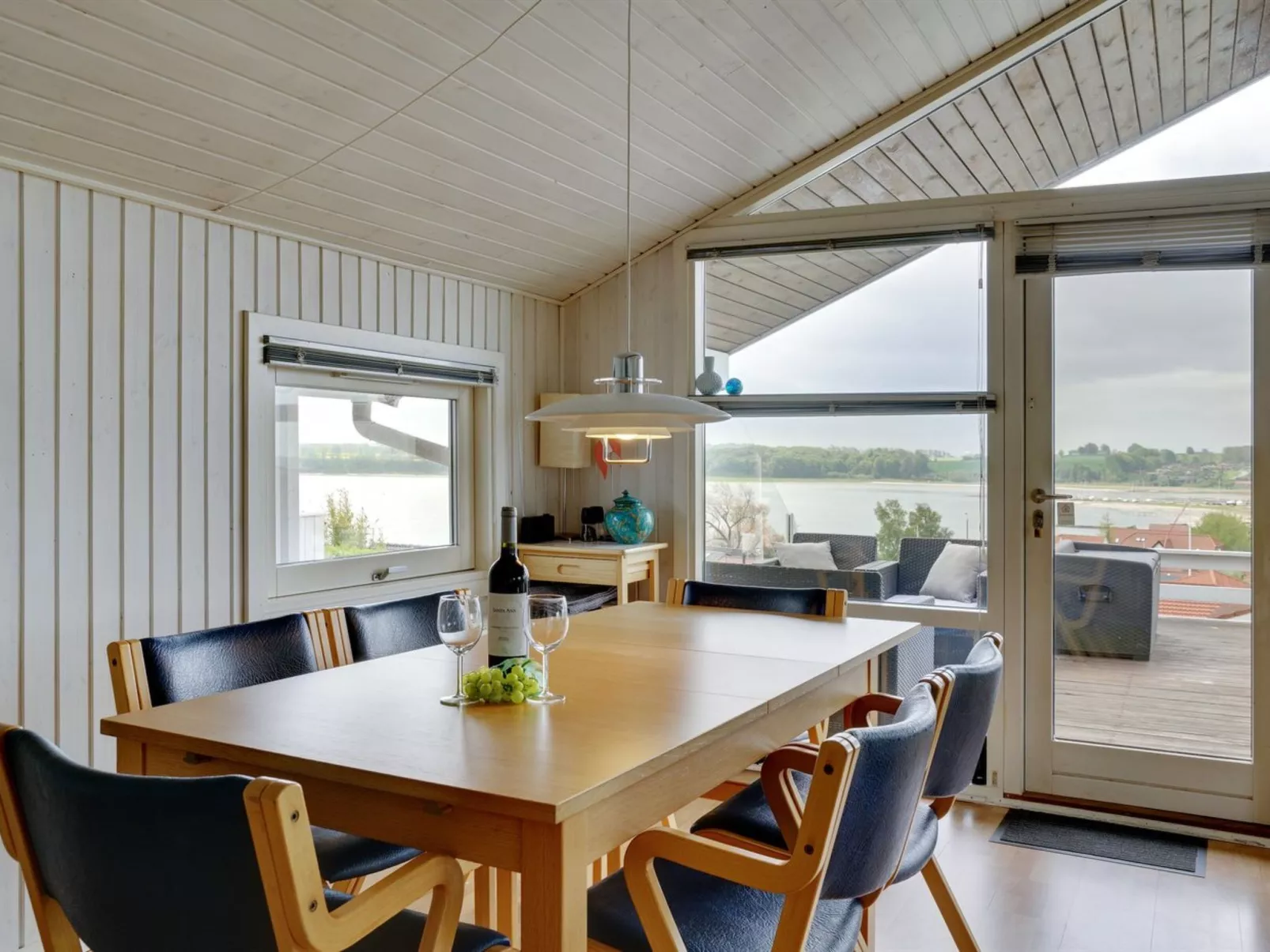 "Heimeram" - 150m from the sea-Dedans