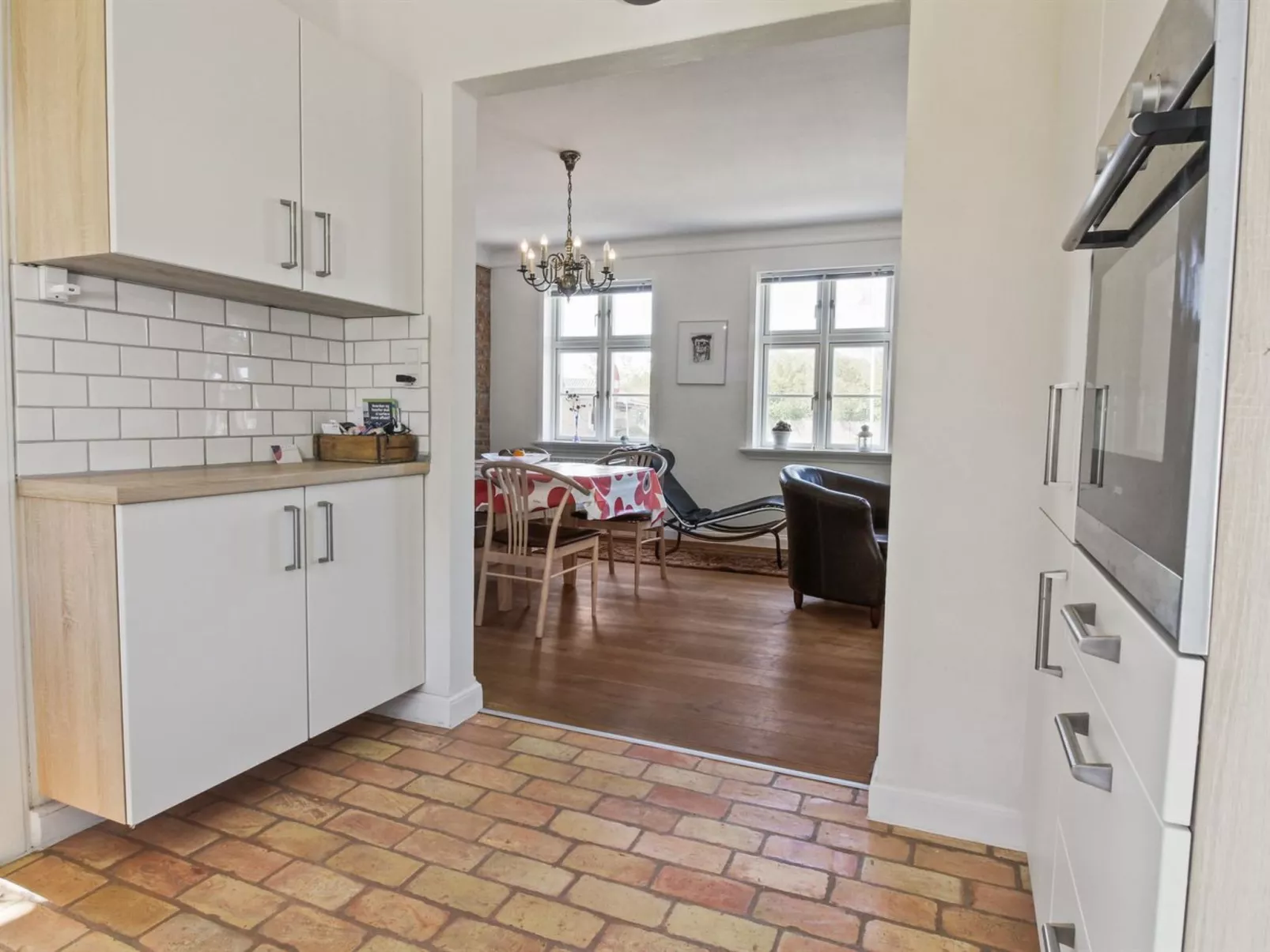 "Lilli" - 2km to the fjord-Drinnen