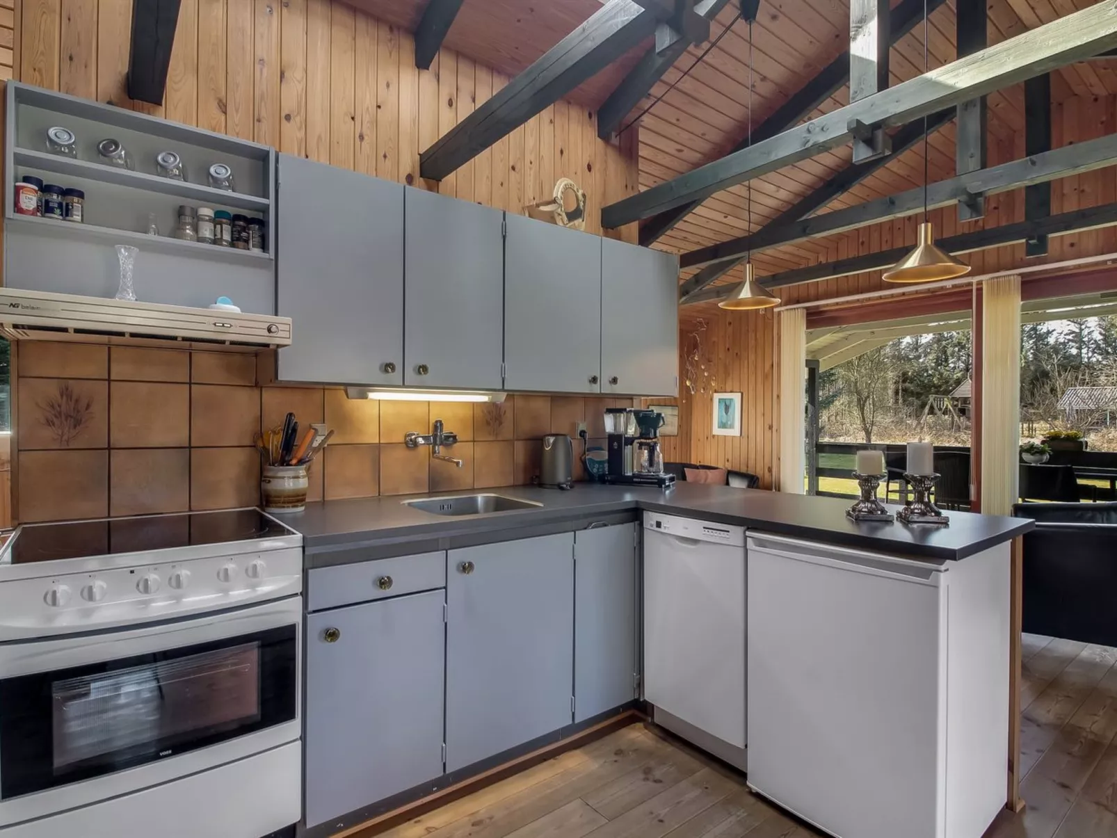 "Conradine" - 500m from the sea-Inside