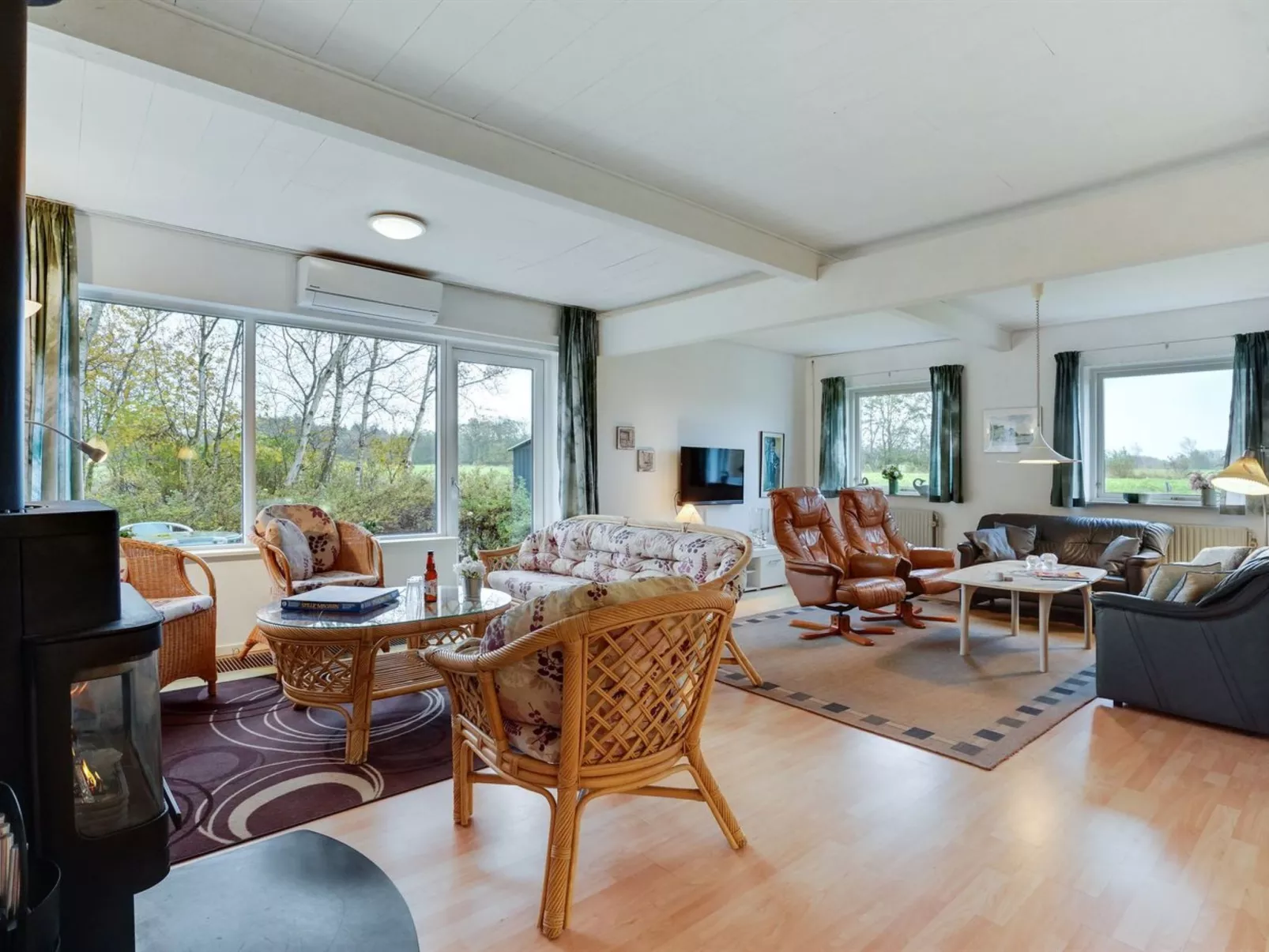 "Vogn" - 500m to the fjord-Inside