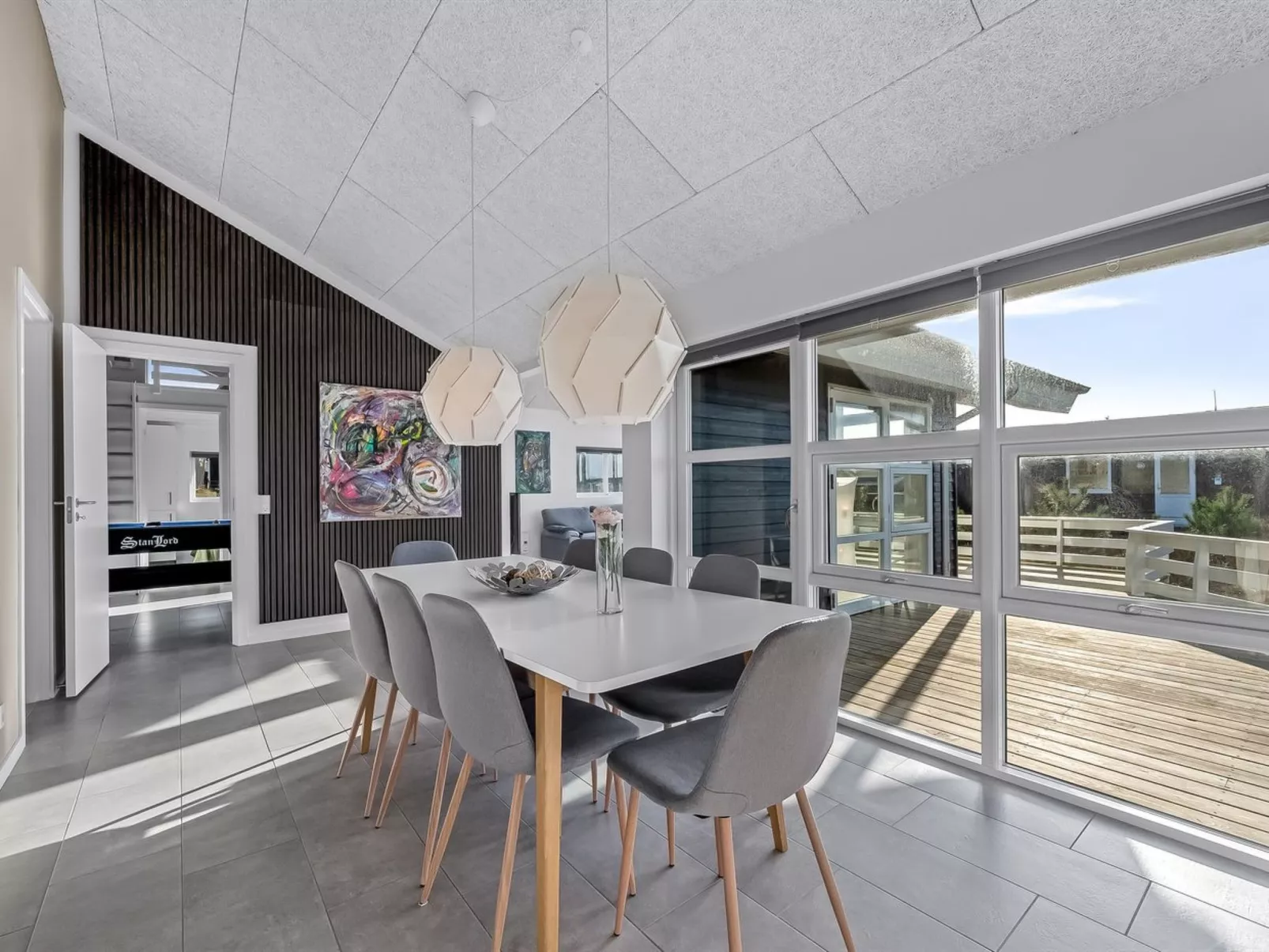 "Niesina" -  from the sea-Drinnen