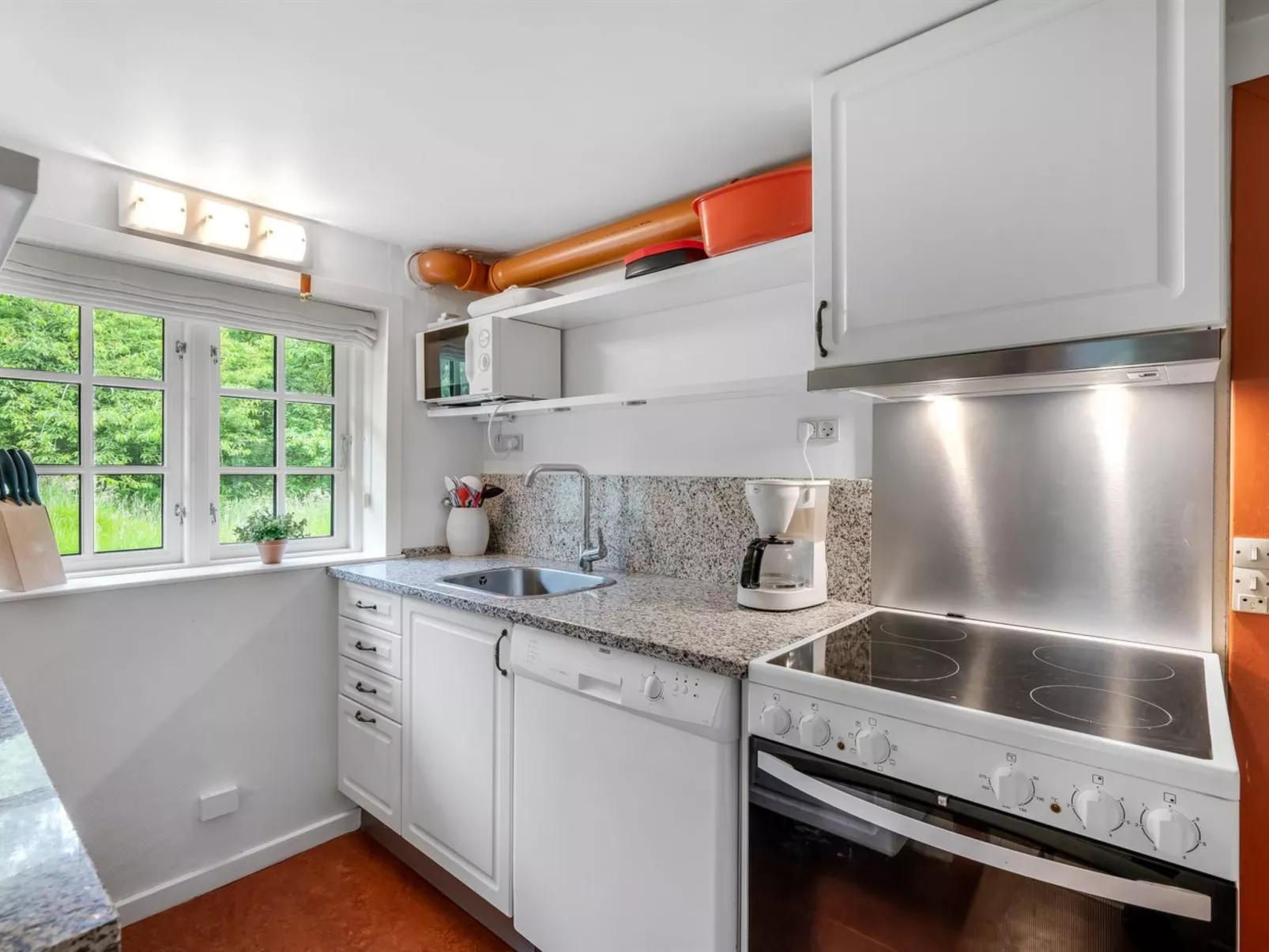 "Thoren" - 2km from the sea-Inside