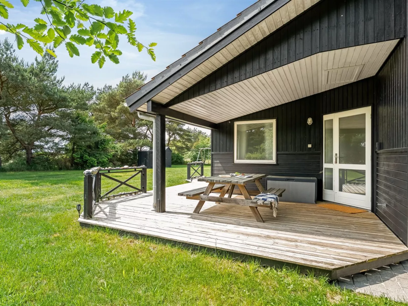 "Allie" - 150m from the sea-Outside