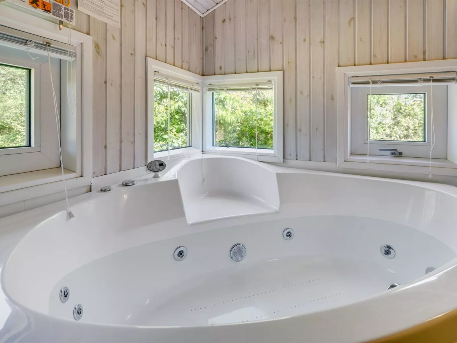 "Euphemia" - 900m from the sea-Inside