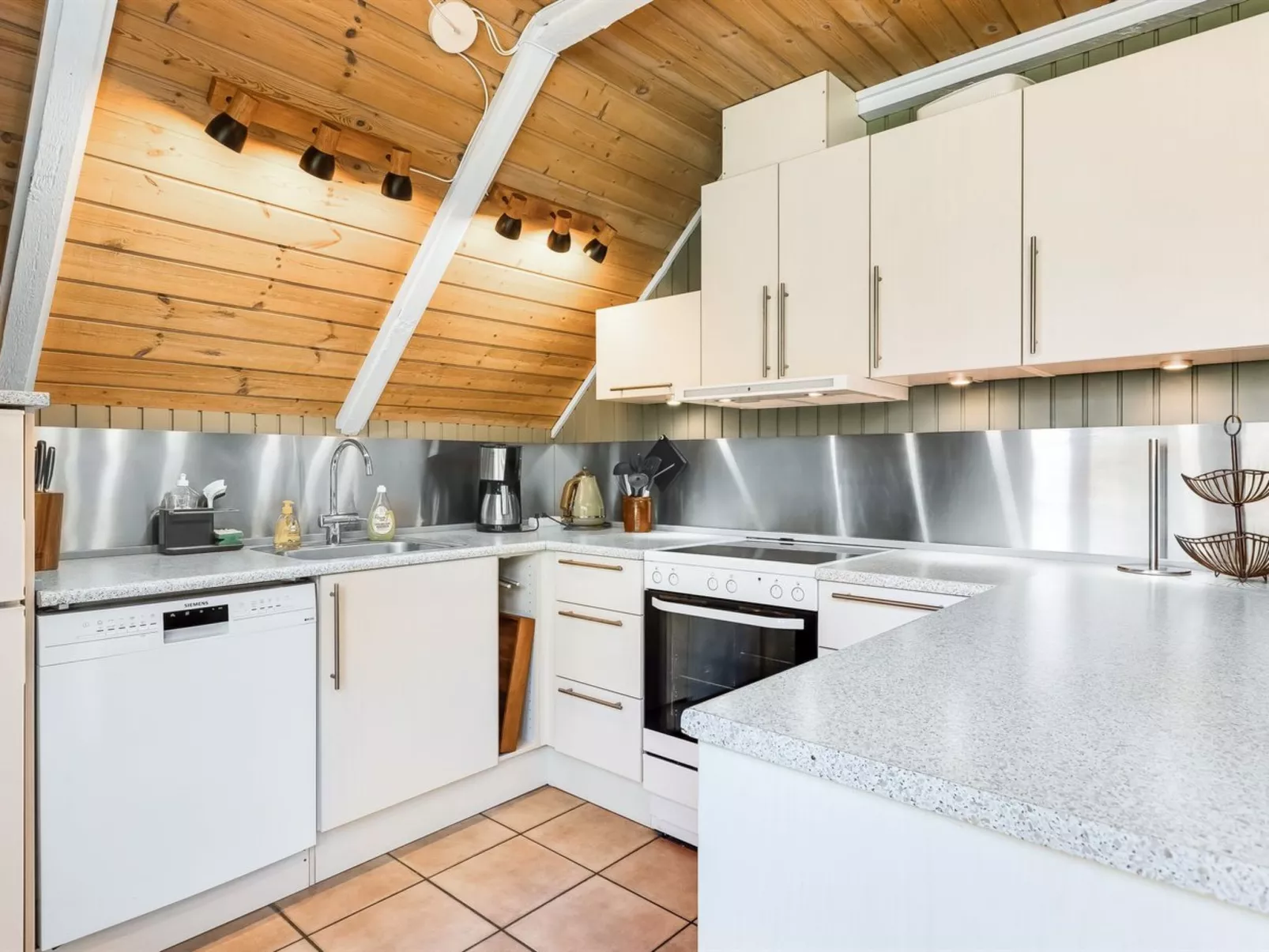 "Urpo" - 6km from the sea-Inside