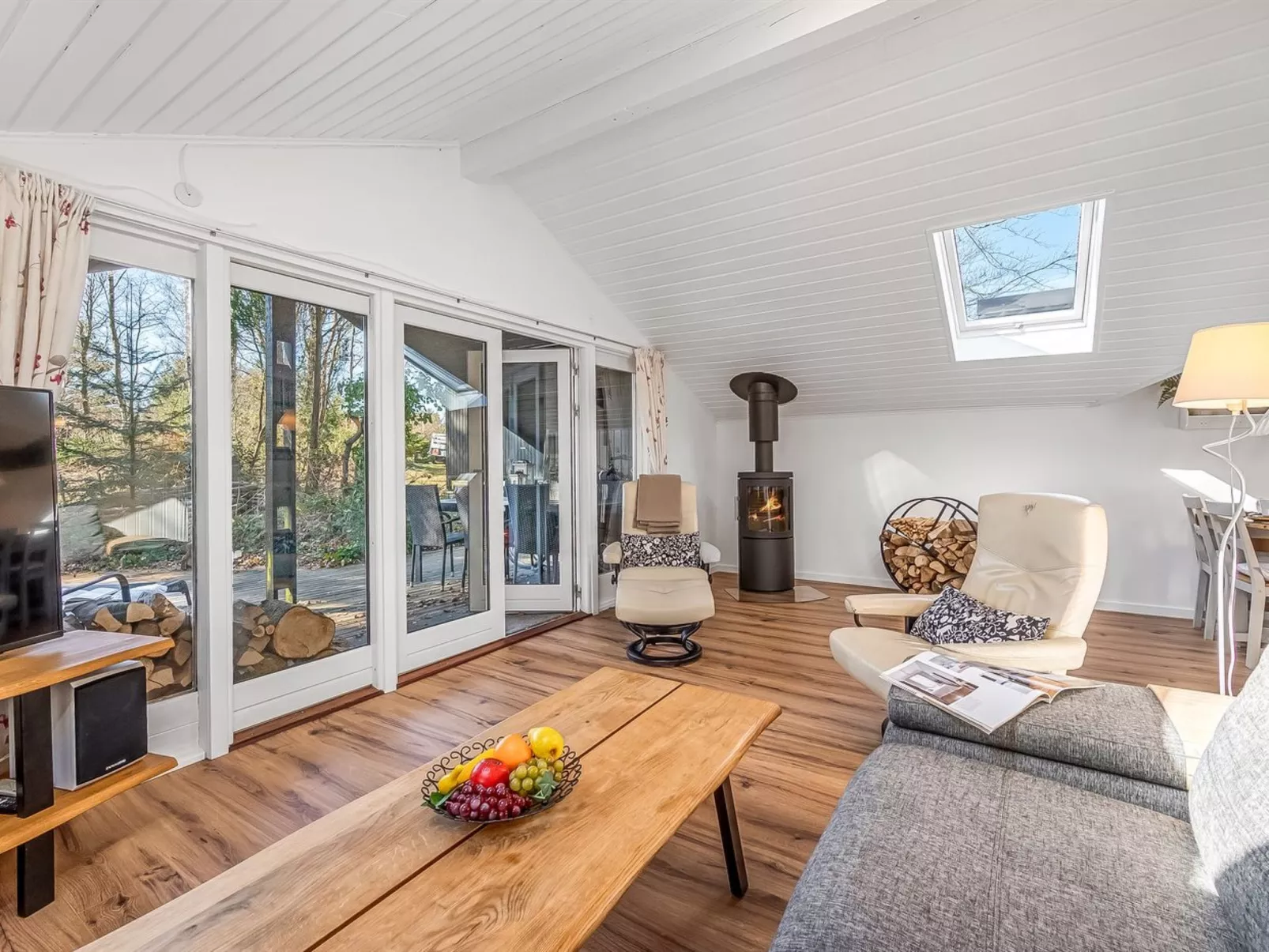 "Caya" - 450m to the fjord-Drinnen