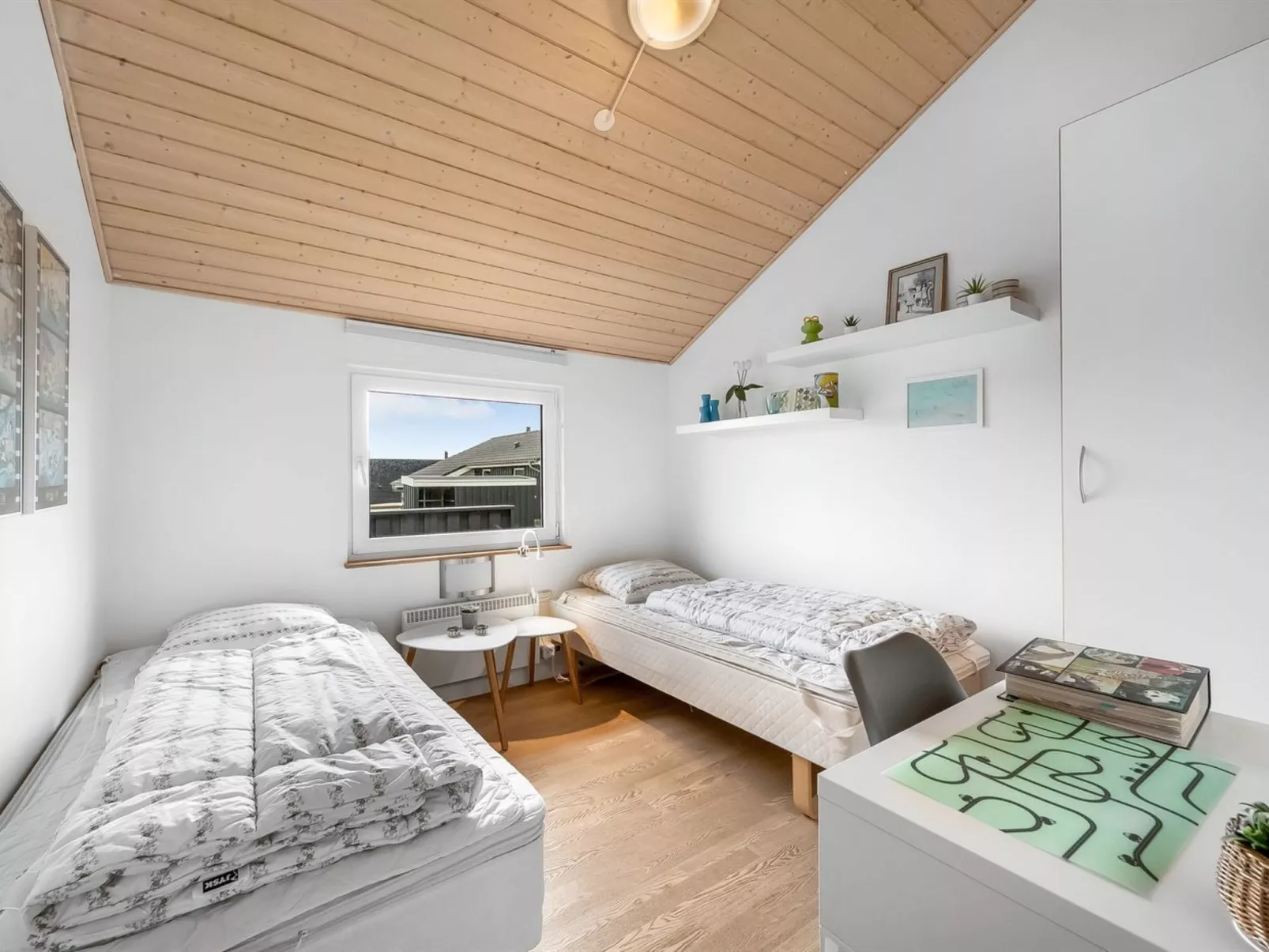 "Samuil" - 300m to the fjord-Dedans